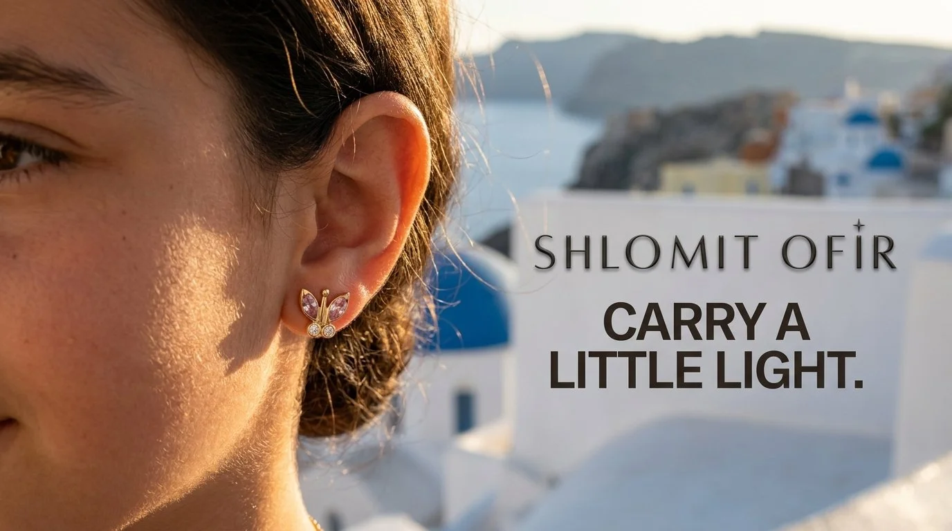 Girl_wearing_luxury_jewelry_202608231501.jpeg
