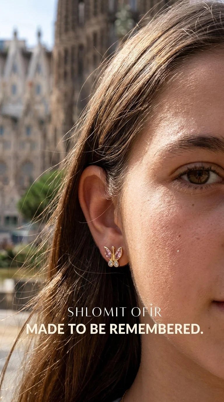 Girl_wearing_jewelry_202608231501.jpeg