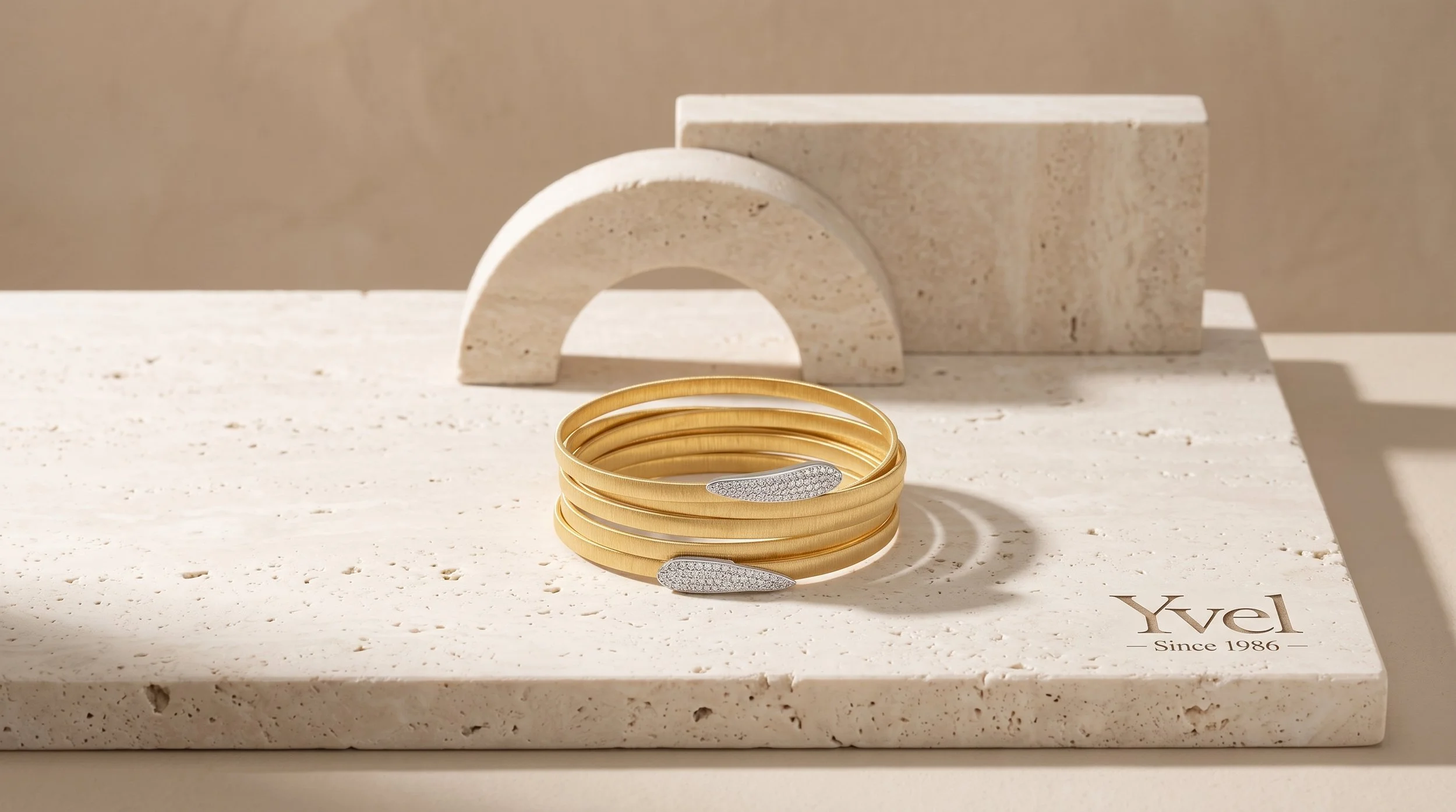 Photographing_luxury_bracelet_on…_2K_202608201258.jpeg