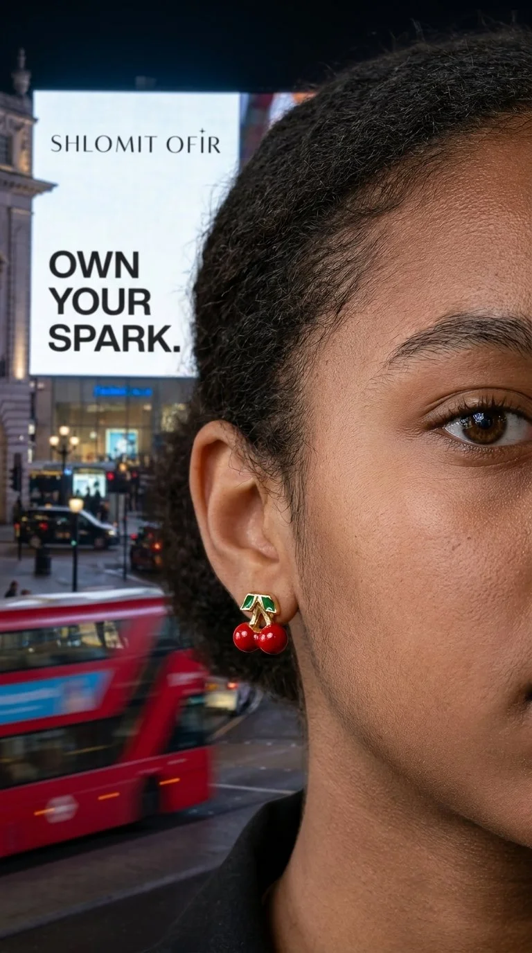Girl_wearing_jewellery_in_London_202608231501.jpeg