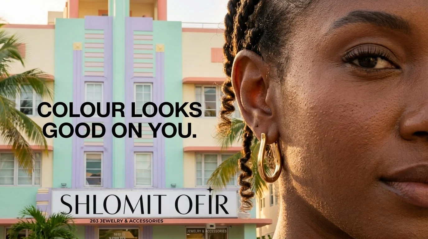 Woman_wearing_earring_in_Miami_202608231458.jpeg