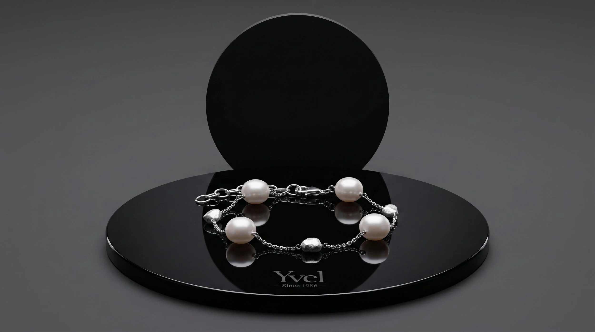 Bracelet_on_obsidian_slab_2K_202608201258 (1).jpeg