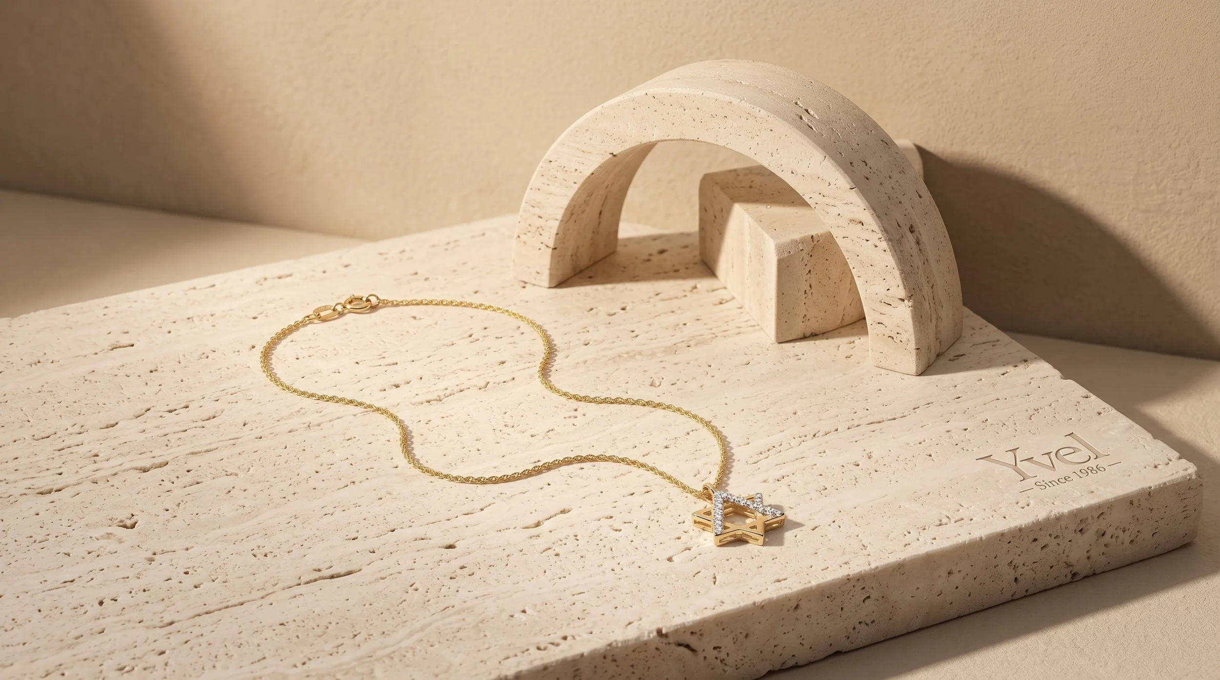Necklace_on_travertine_slab_2K_202608201301.jpeg