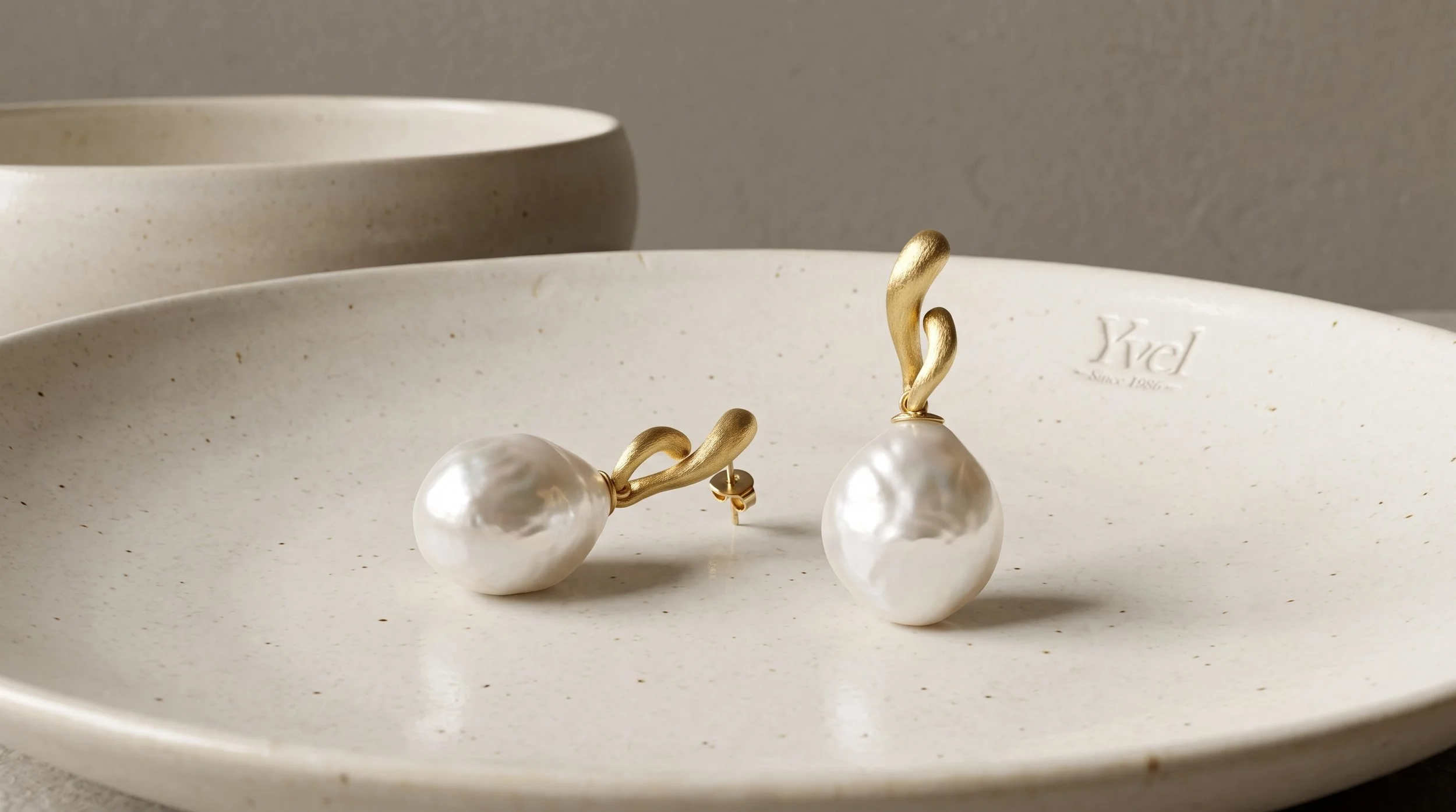Earrings_on_ceramic_plate_2K_202608201302.jpeg