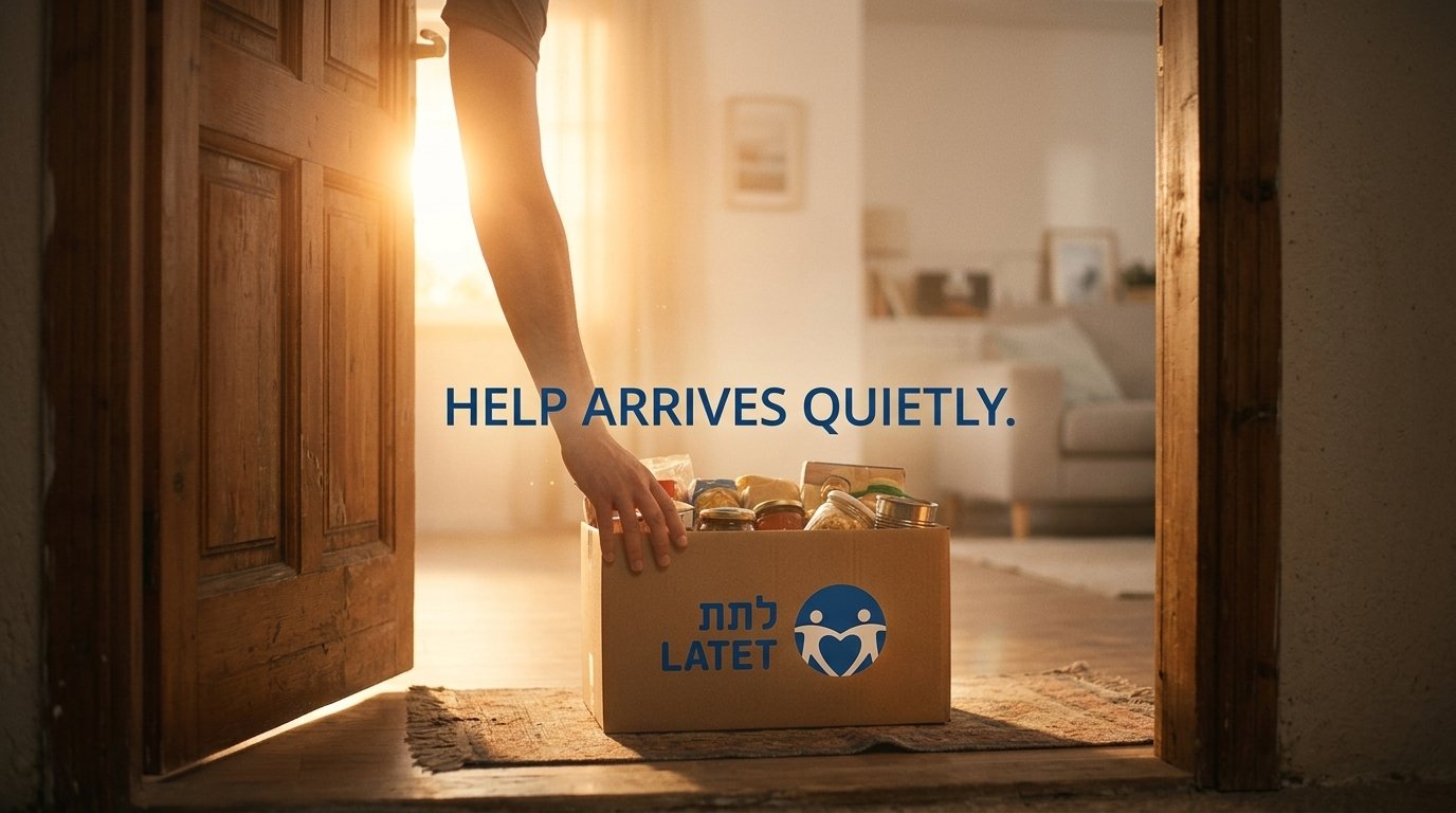 magnific_door-opens.-a-food-box-is_2898570898.jpg