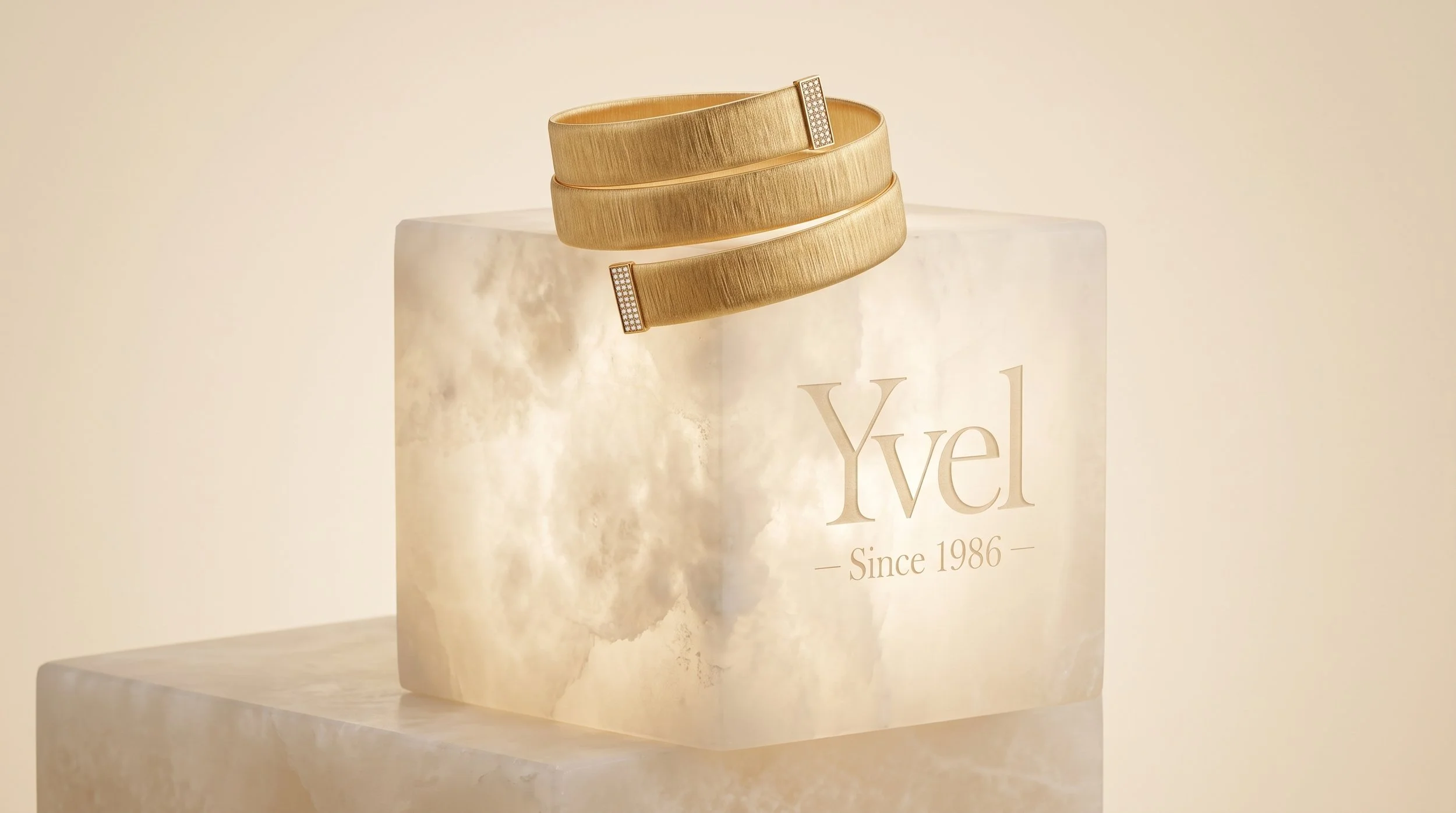 Photographing_luxury_bracelet_on…_2K_202608201241.jpeg