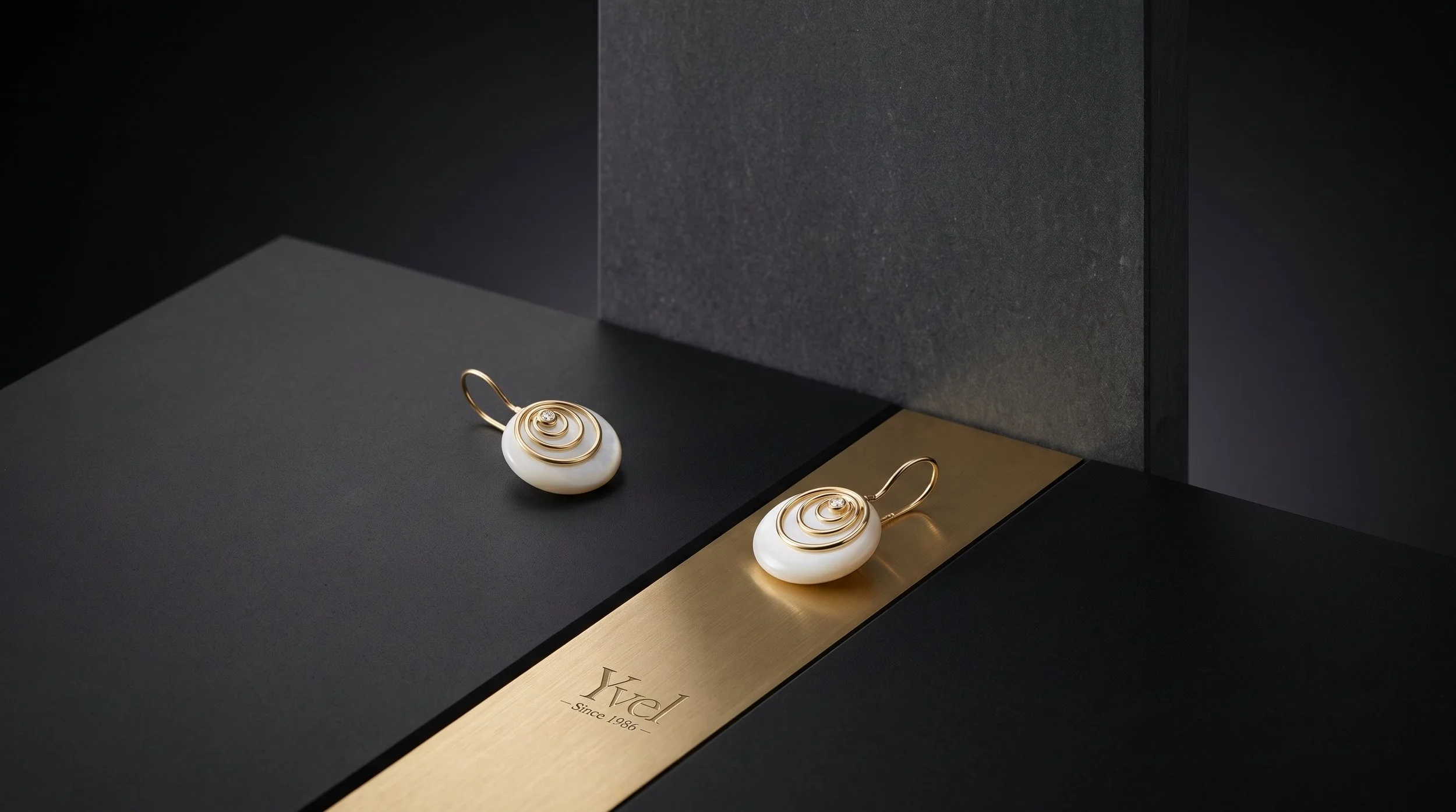 Photographing_luxury_earrings_on…_2K_202608201302.jpeg