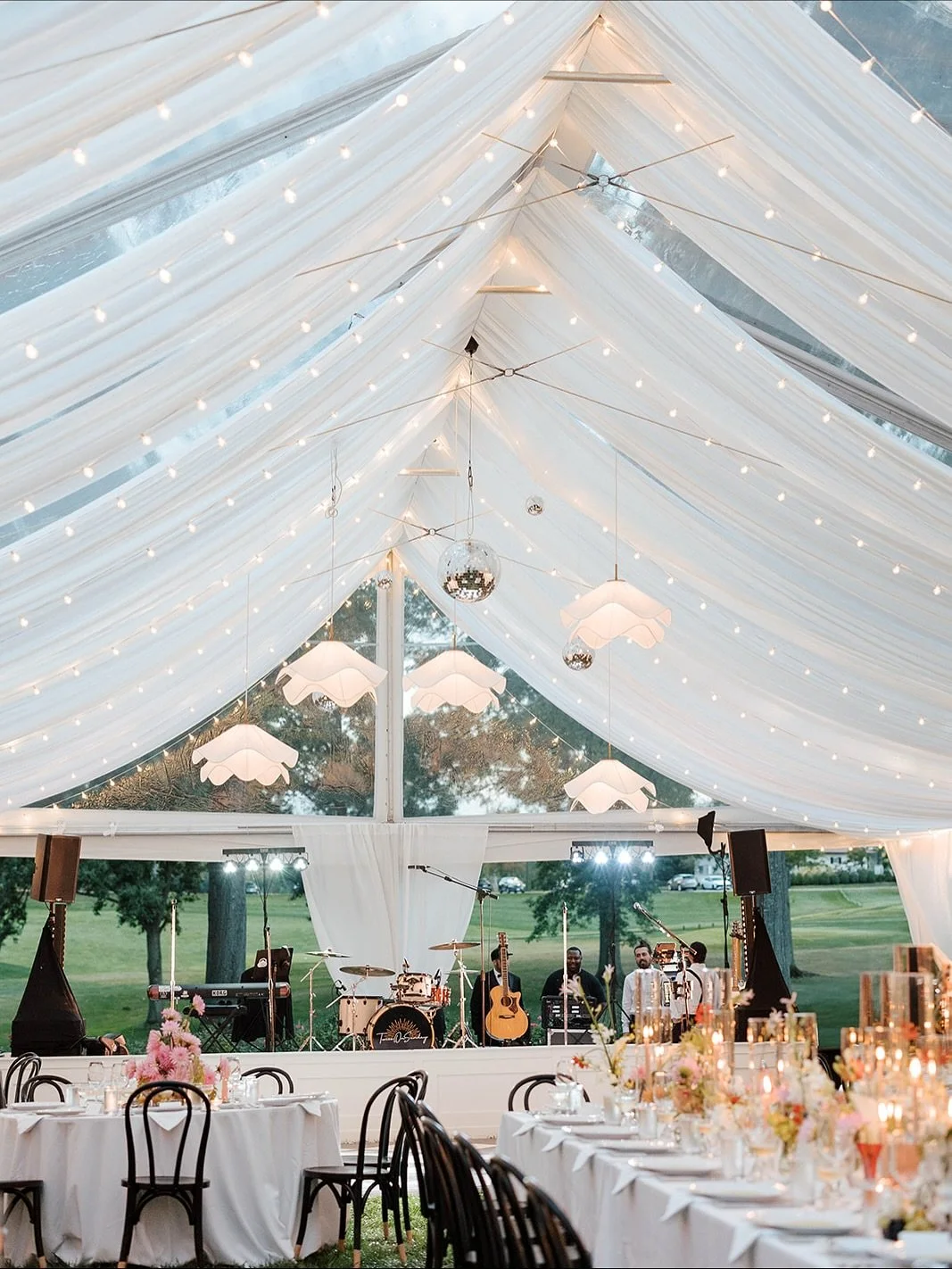 Rosie + John 09.21.24 🤍&nbsp;A few moments from the most perfect day. perfect day. 🪩

Planning &amp; Design: @altardevents
Photographer: @_tammicamp
Florals: @calma_floral
Catering: @thesocialaffairstl
Stationery: @onthreedesigns
Venue: Private Res