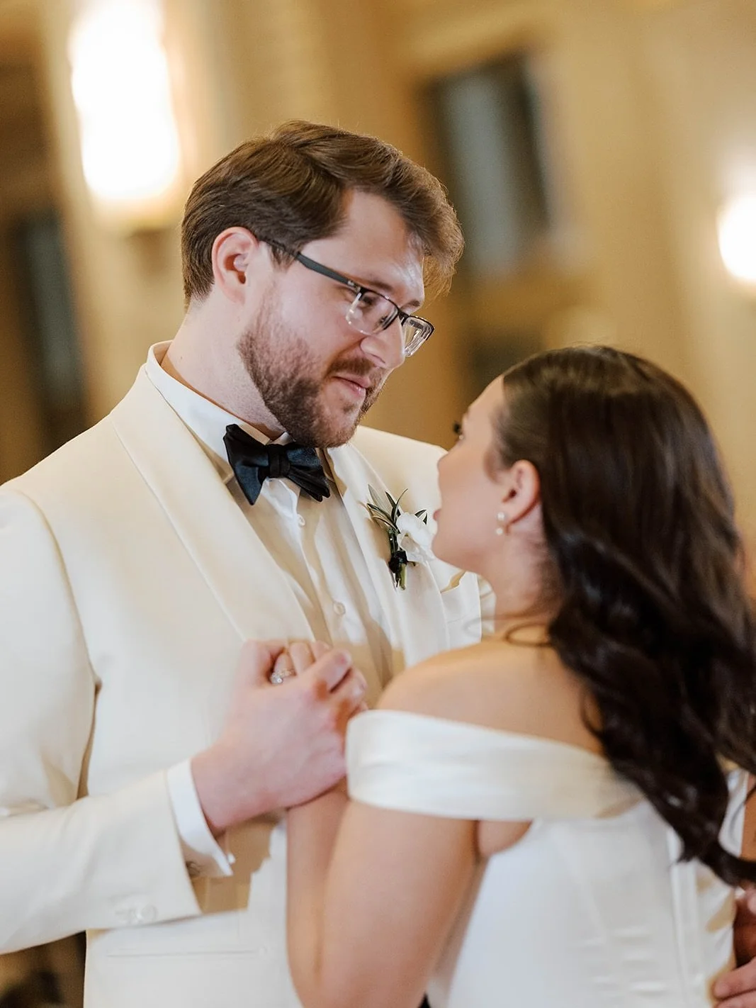 Sweet snippets from Cody &amp; Sarah&rsquo;s stunning celebration at the Stifel Theater. 🤍

Planning &amp; Design: @altardevents 
Venue: @stifeltheatre 
Photography: @_tammicamp 
Cake: @celebratinglifecakes 
Reception Music: @redjacketsband 
Florals
