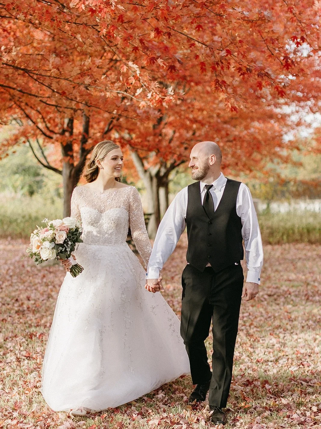 It&rsquo;s October 1st, and Ann &amp; Ryan&rsquo;s wedding never fails to give us all the fall feels. 🍂🧡&nbsp;The last photo especially&hellip; 

Planning + Design: @altardevents
Ceremony Venue: Shrine of St. Joseph
Officiant: Fr. Ed Murphy
Recepti