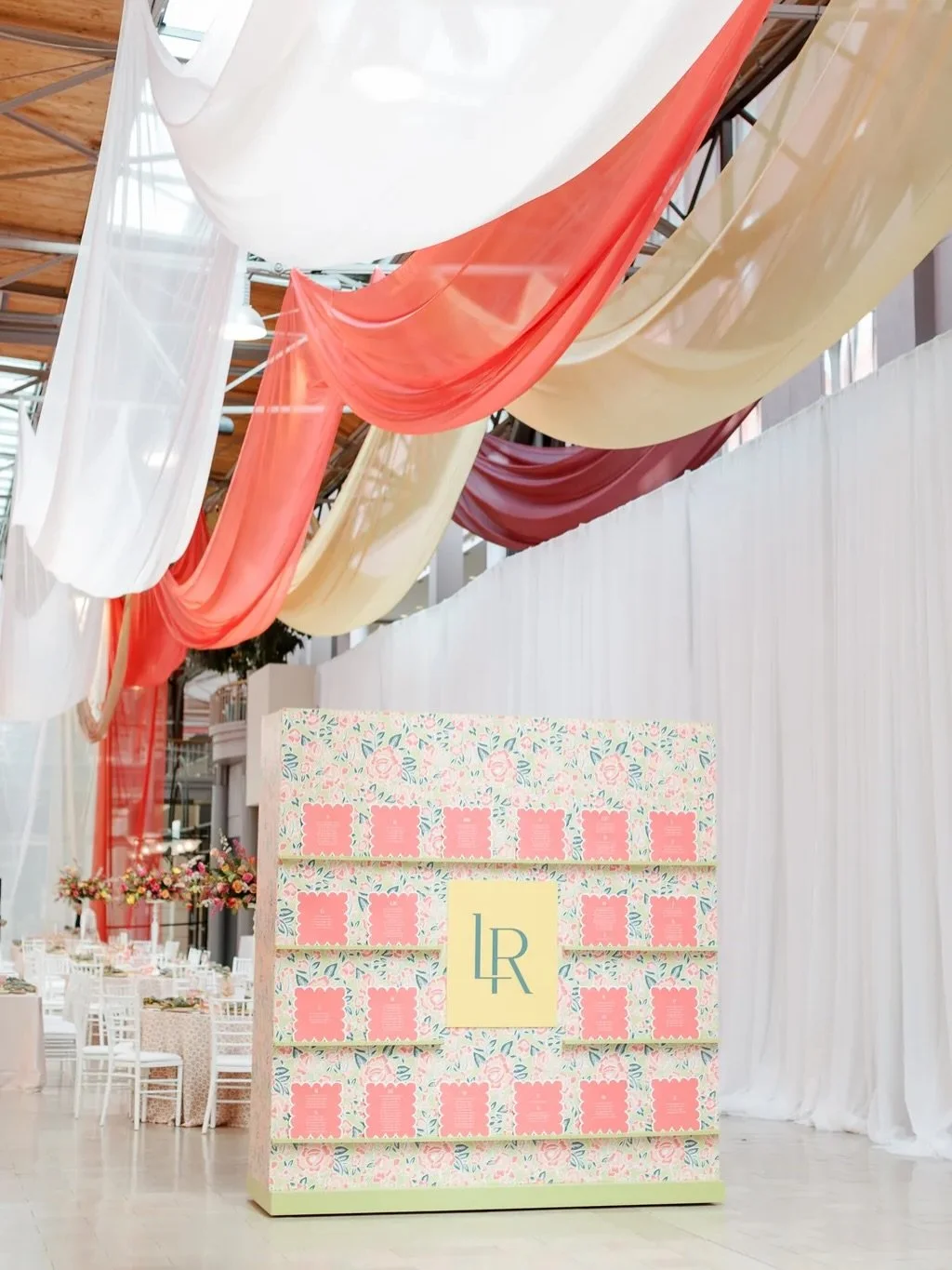 A beautifully designed cocktail hour is where the experience begins.

Thoughtful lounge moments, layered textures, signature cocktails, and an atmosphere that invites guests to settle in. 

Because the celebration should begin the moment the ceremony