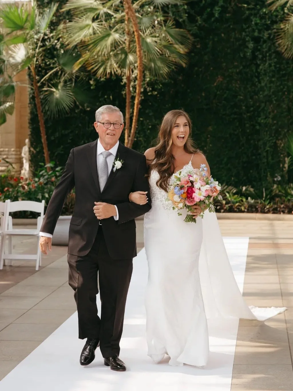 One year since Annemarie &amp; Sid said &ldquo;I do&rdquo; at the historic St. Louis Jewel Box. 🤍✨

Planning &amp; Design: @altardevents
Ceremony &amp; Reception Venue:  @forestparkforever 
Photographers: @abbyrosephoto_ 
Catering: @butlerspantrycat
