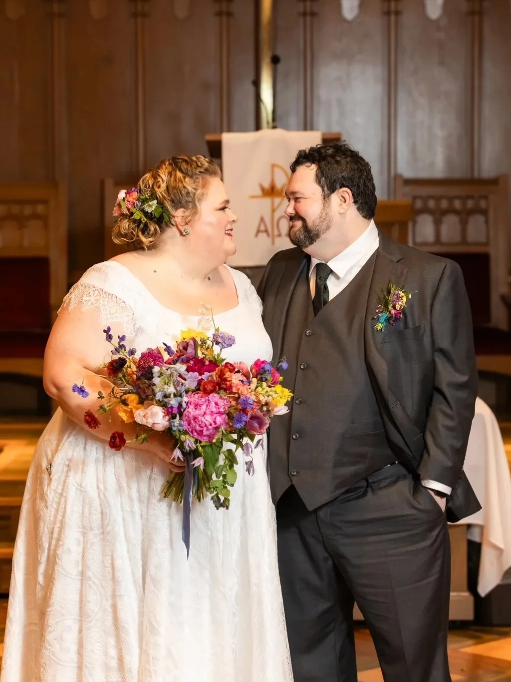 A vibrant color palette for a vibrant couple. ✨

Happy 2nd Anniversary, Maggie &amp; Steve. 🤍

Planning &amp; Design: @altardevents 
Venue: First Congregational Church of Webster Groves United Church of Christ
Photography: @kellycookphoto 
Videograp