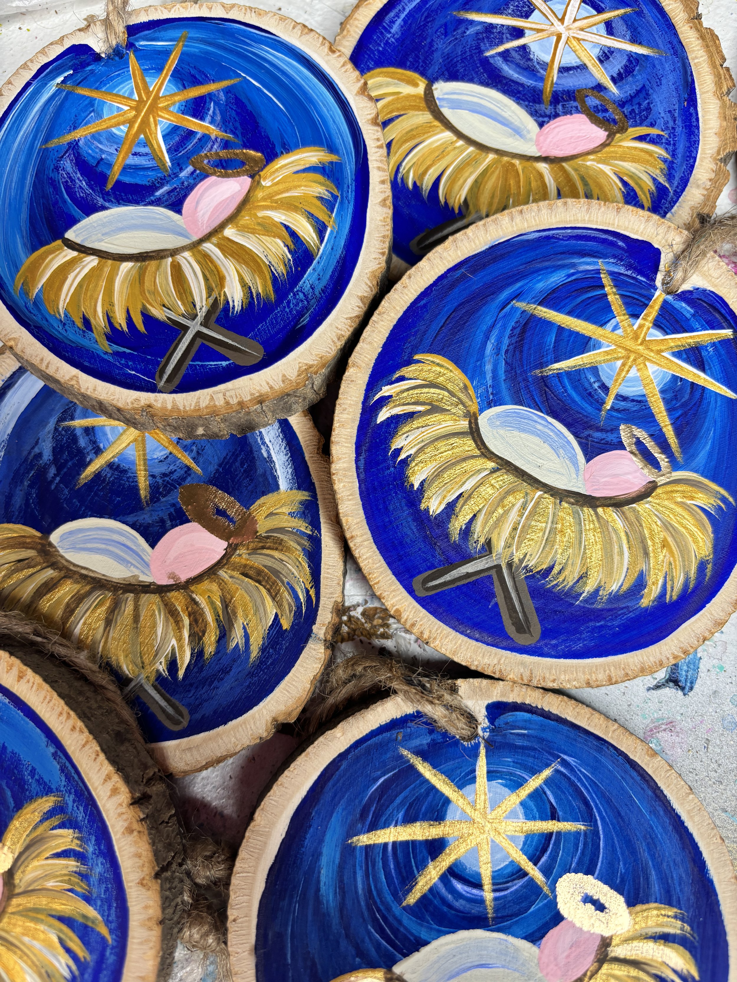 Wood slice manger ornament