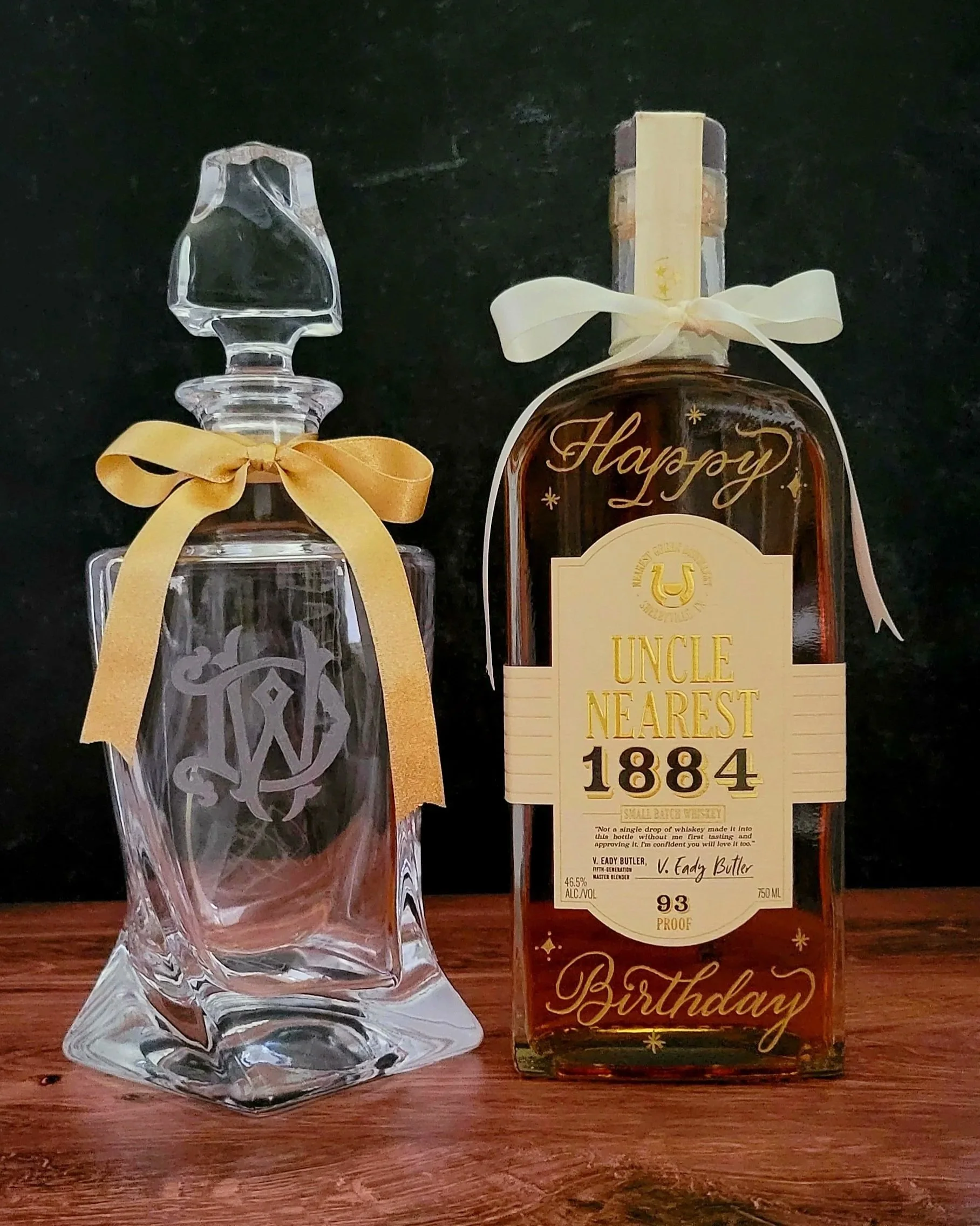 oklahoma_city_engraver_letter10_design_engraved_whiskey_bottle_decanter_set_happy_birthday.jpg