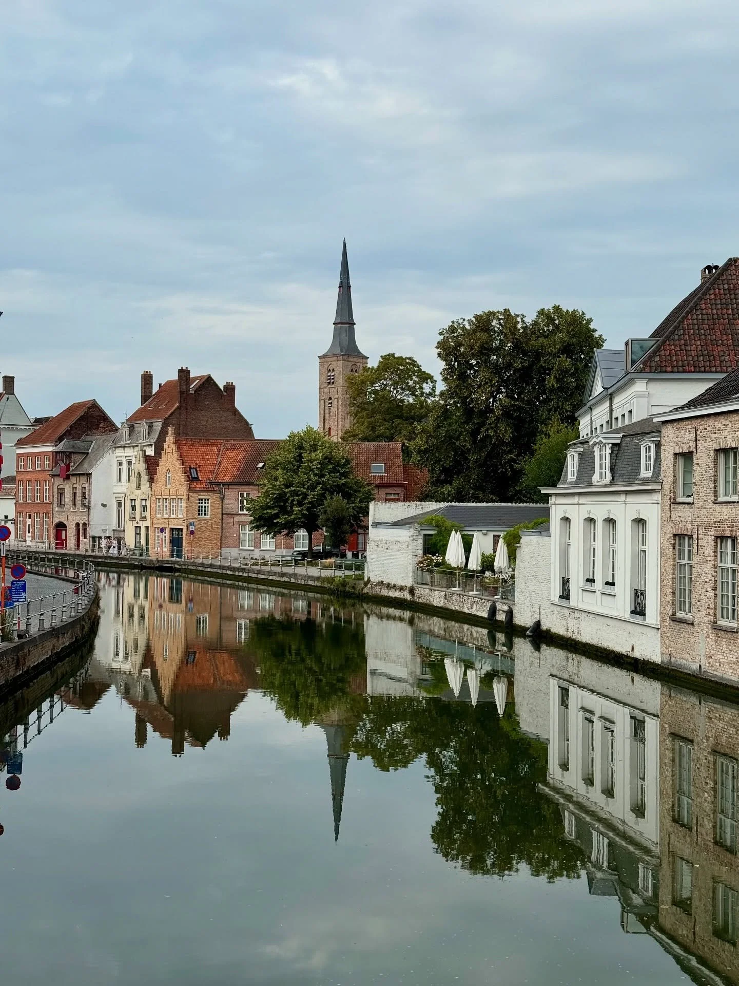 This week I was lucky to have another tour to Bruges, Belgium. Bruges is a beautiful medieval town dating back to the 9th century. It&rsquo;s known for bridges, beer, chocolate and fries along with an extensive history. It has the oldest brewery in B