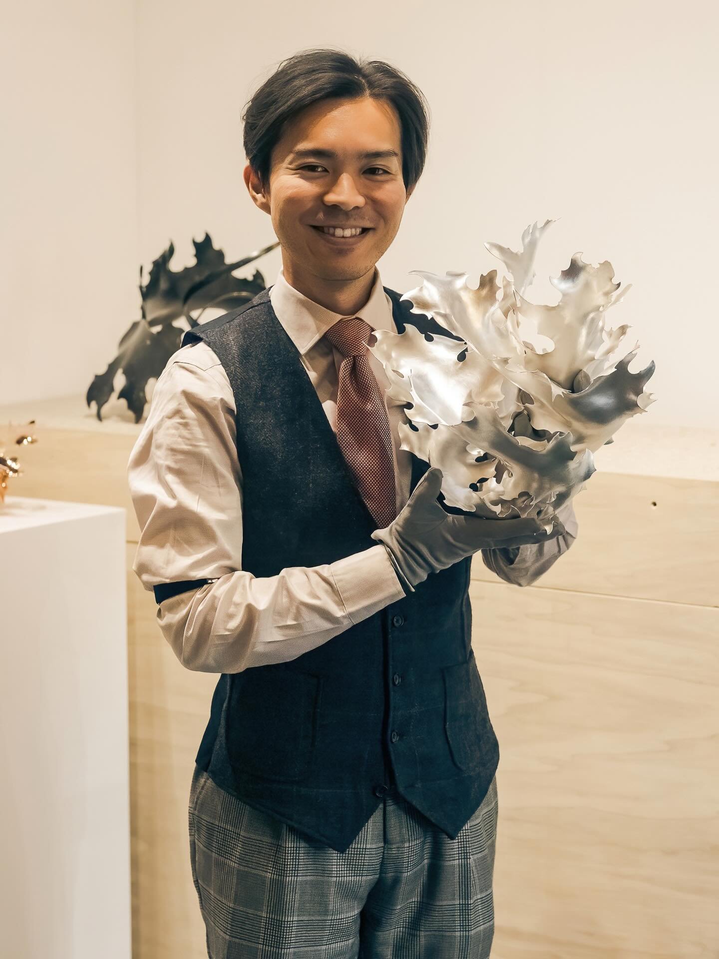 One of the highlights of this year ✨
I&rsquo;m deeply honoured to have received an award at Goldsmiths&rsquo; Fair 2025!
@goldsmithsfair 

My piece &ldquo;Acanthus 10-2&rdquo; was selected by Kathleen Slater from @adrian_sassoon_gallery, who commente