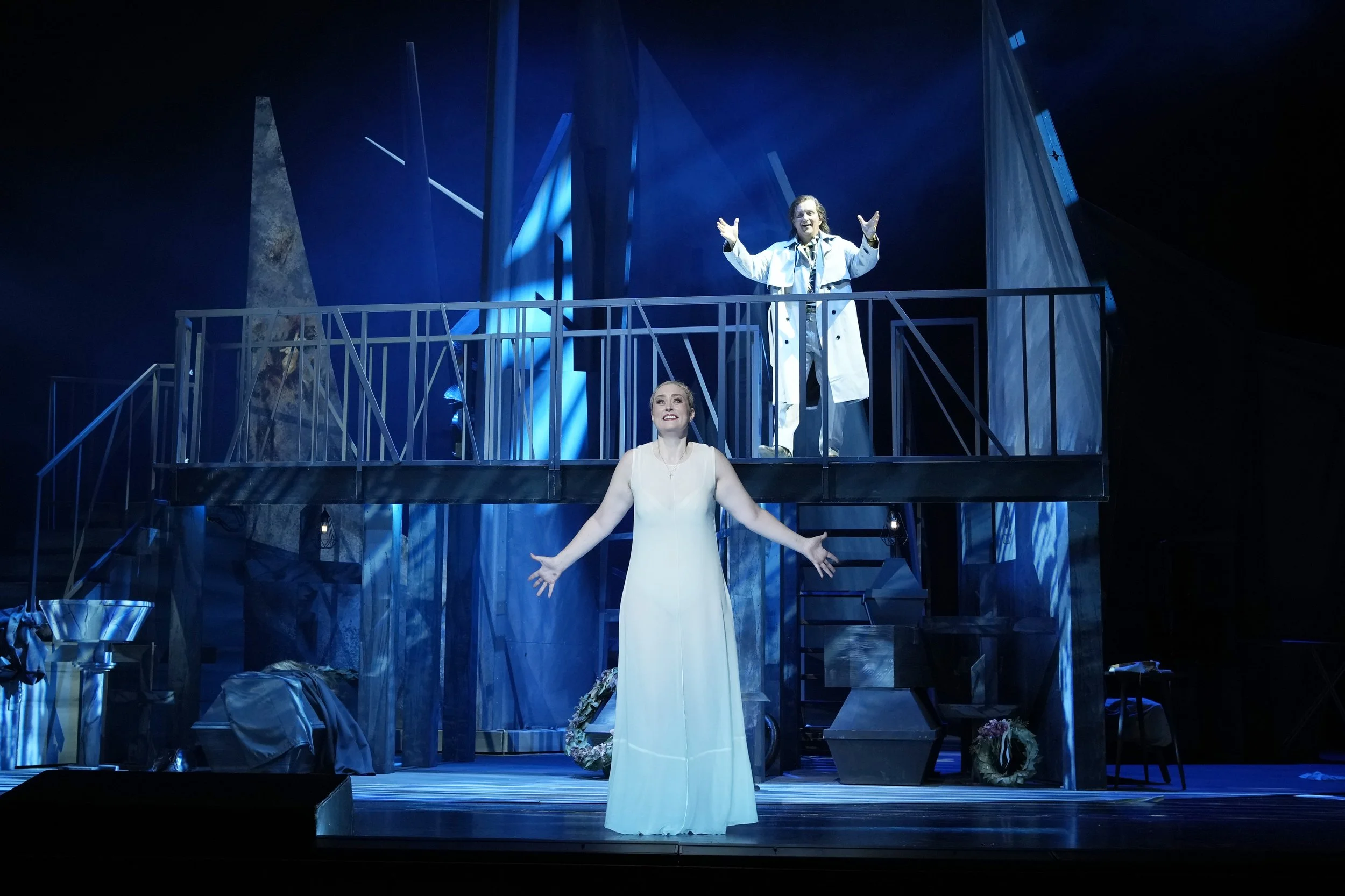 KATJA KABANOWA, Leoš Janáček, Musiktheater Linz, "Sein von ihm abhängiger und lustvoll unterdrückter Neffe Boris Grigorjewitsch, Liebhaber der Titelfigur, ist für Matjaž Stopinšek nach Eléazar und Erik eine weitere in Linz höchst erfolgreich erarbeit