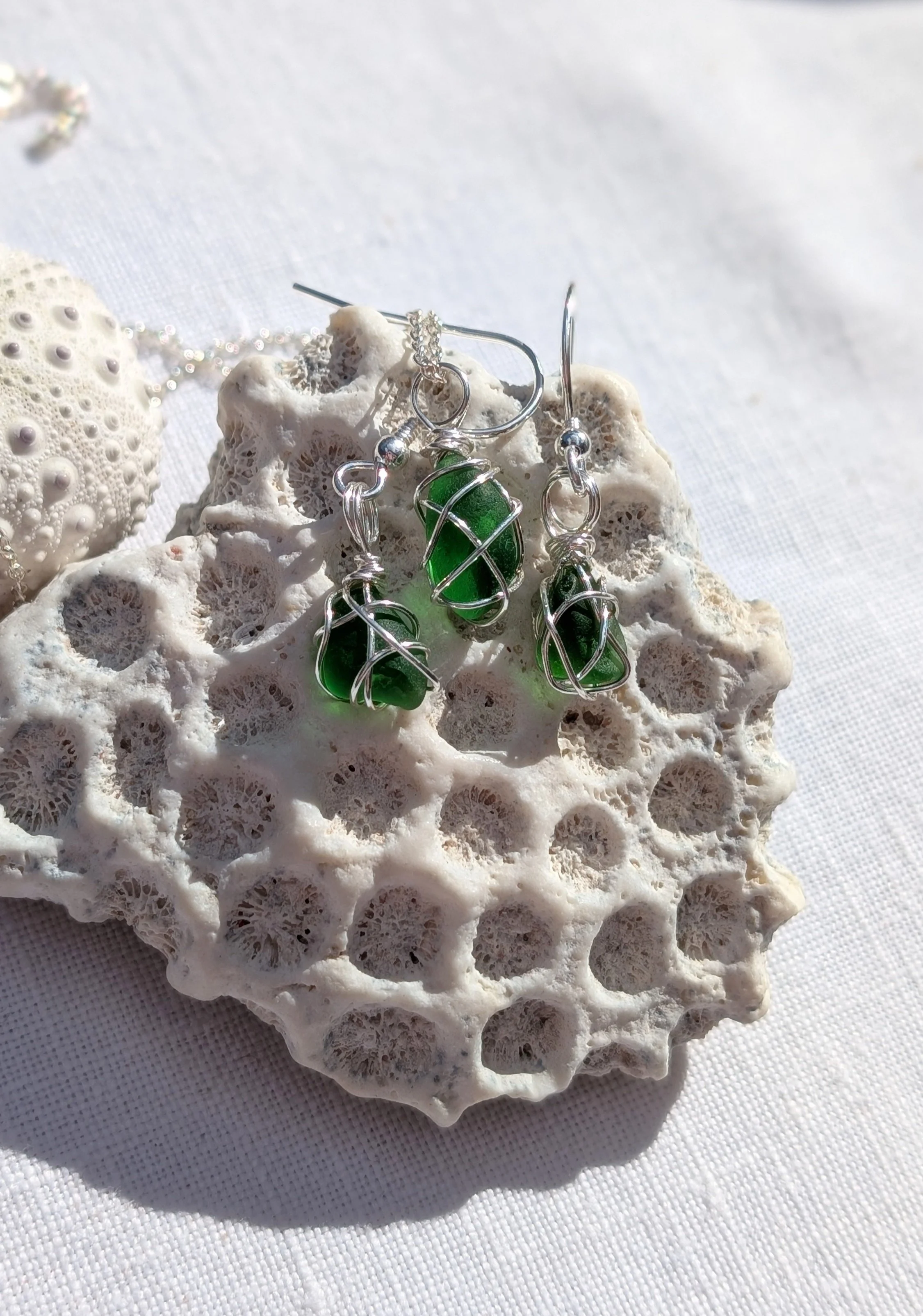 Emerald-green-sea-glass-silver-earrings-necklace-set (1).jpg