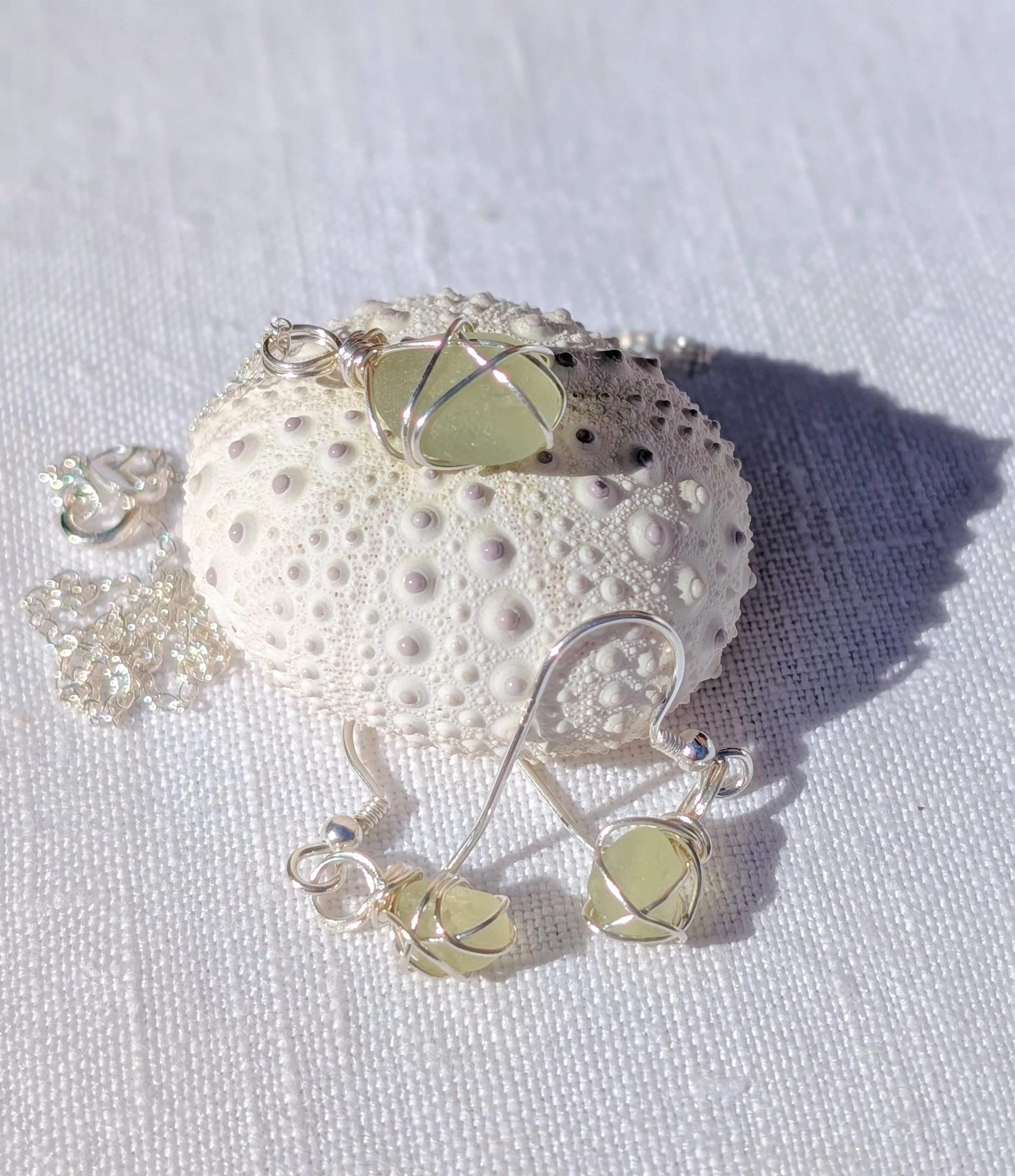 Pale-pistachio-green-sea-glass-silver-earrings-necklace-set (5).jpg