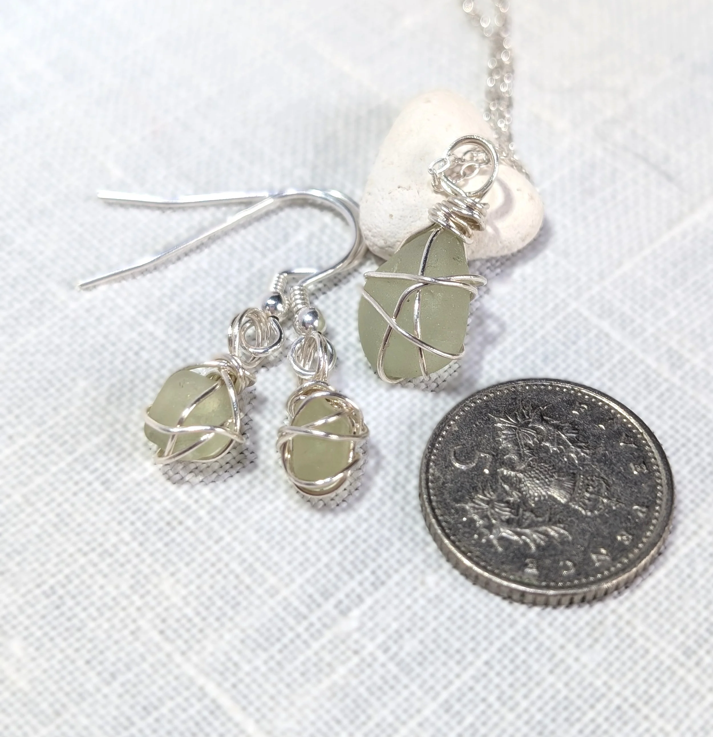 Eua-d-nil-sea-glass-necklace-earrings-set (15).jpg