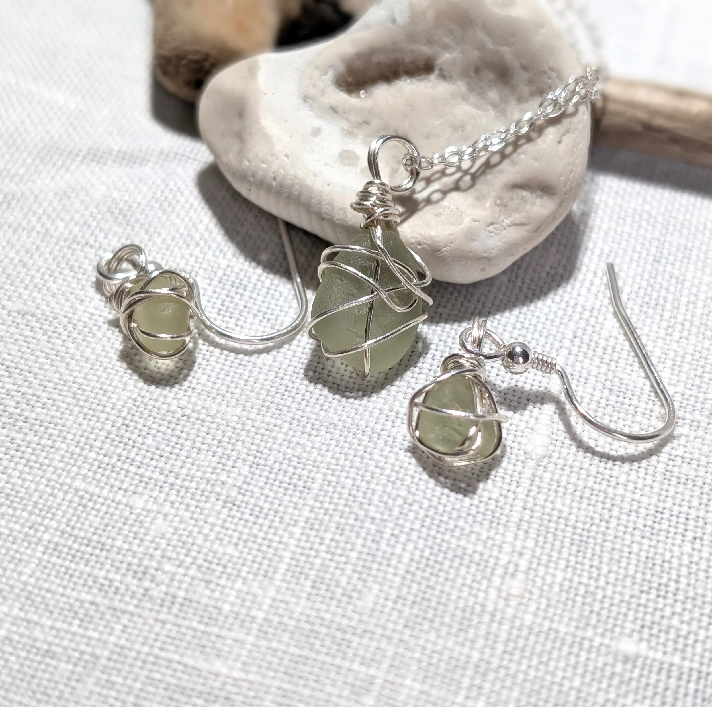 Eua-d-nil-sea-glass-necklace-earrings-set (4).jpg