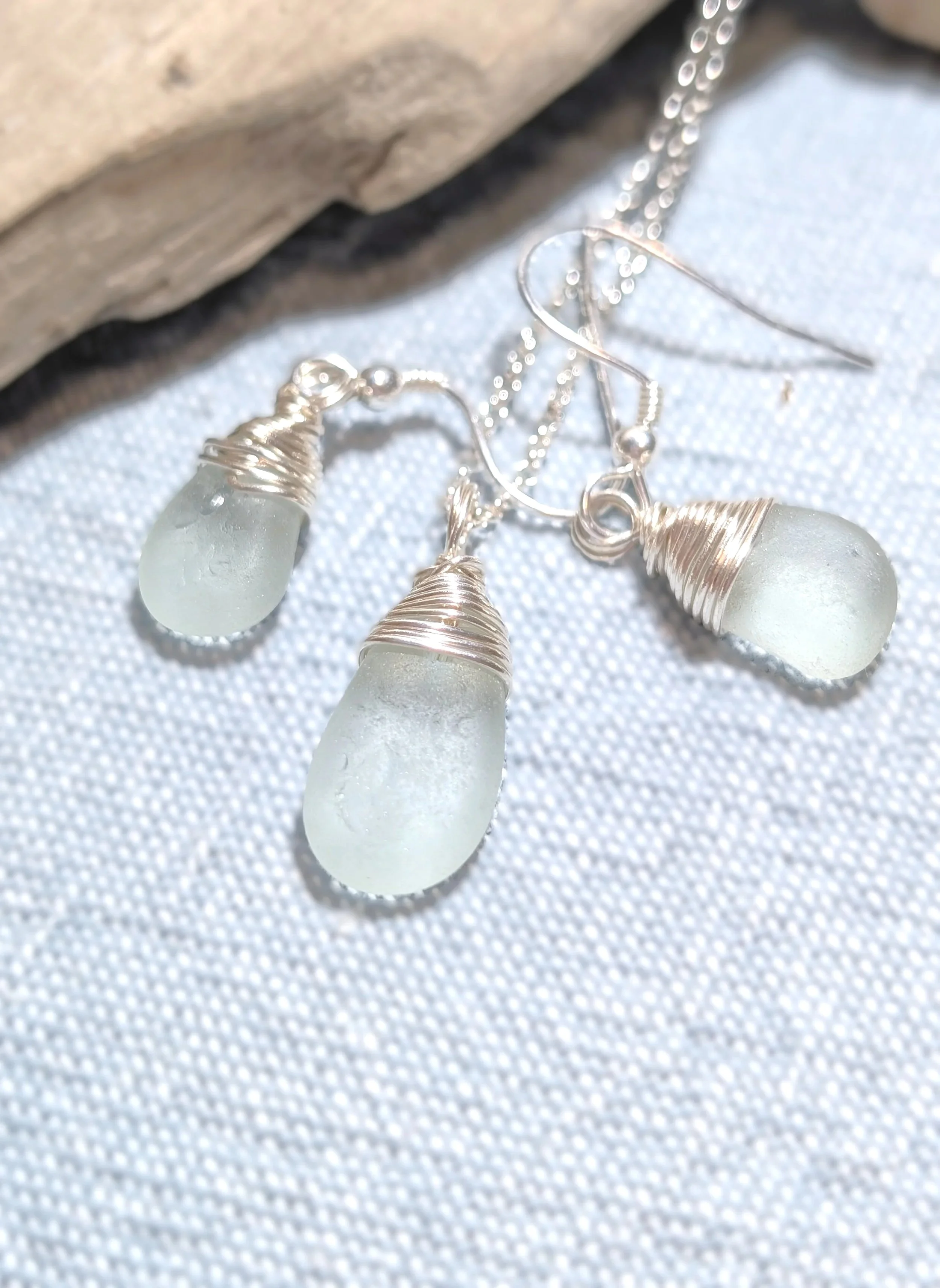 Pale-ice-blue-sea-glass-tear-drop-silver-set+%2813%29.jpg