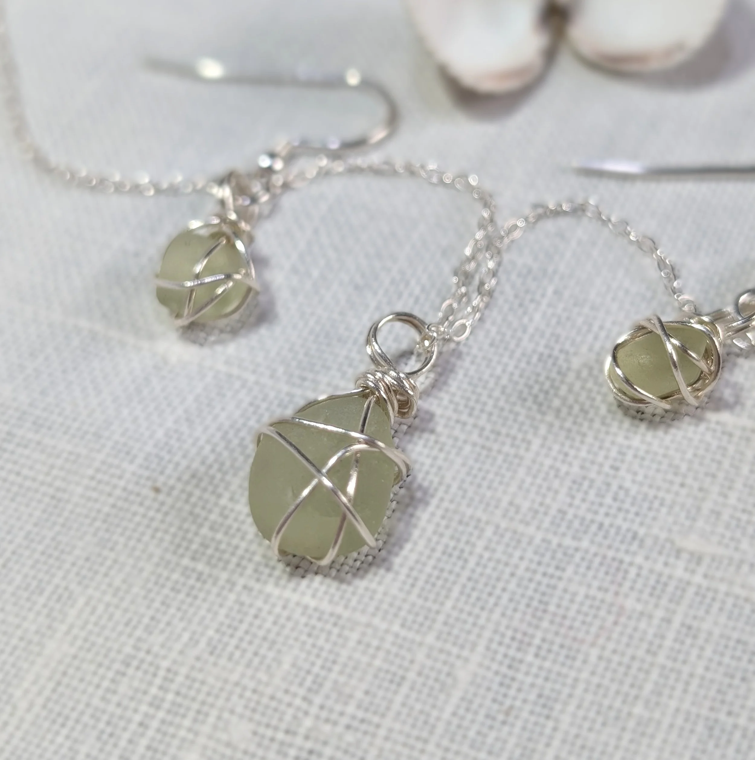 Eua-d-nil-sea-glass-necklace-earrings-set (17).jpg