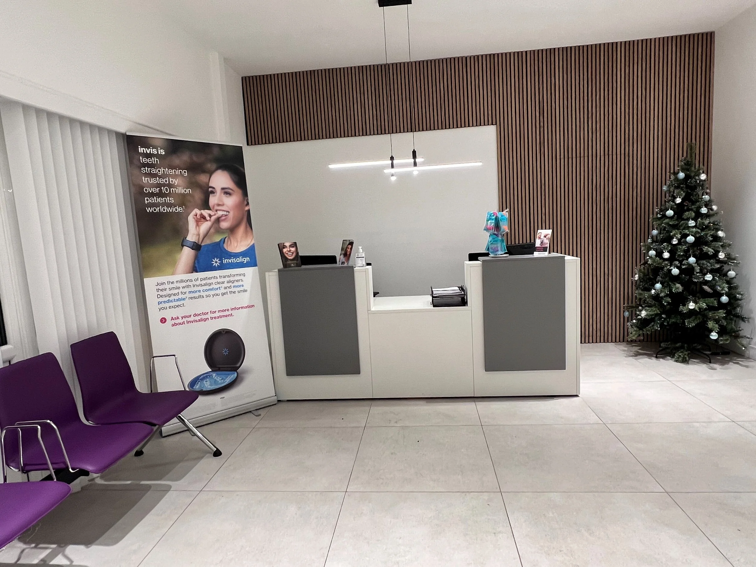 zerosedici purple vita plus table 4 place and reception view close.jpg