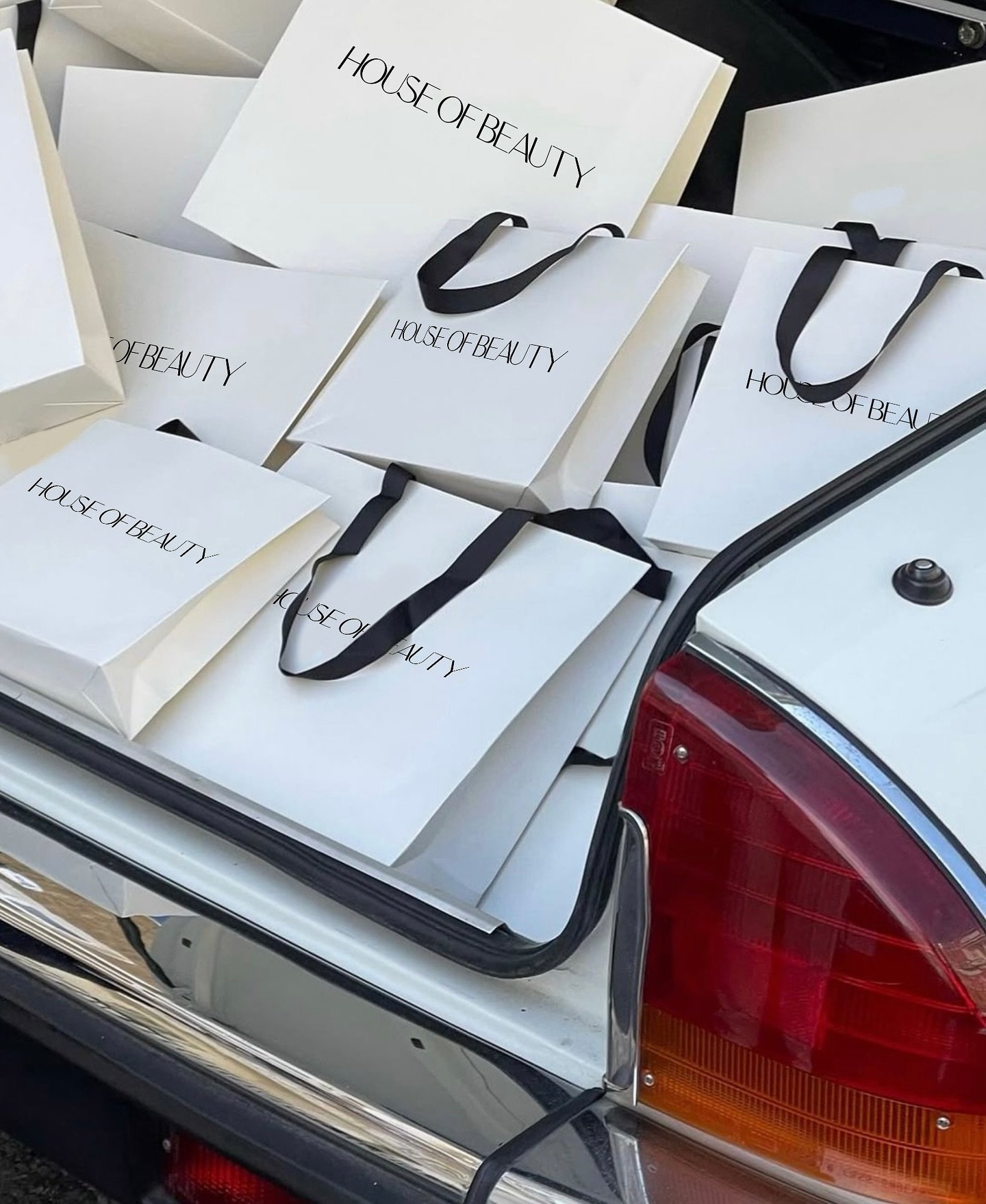 If your Christmas shopping doesn&rsquo;t look something like this, then you&rsquo;re doing it wrong. ;) 

Shop with us through Friday + December 23 !!! Gift cards, skincare, merch &amp; more.