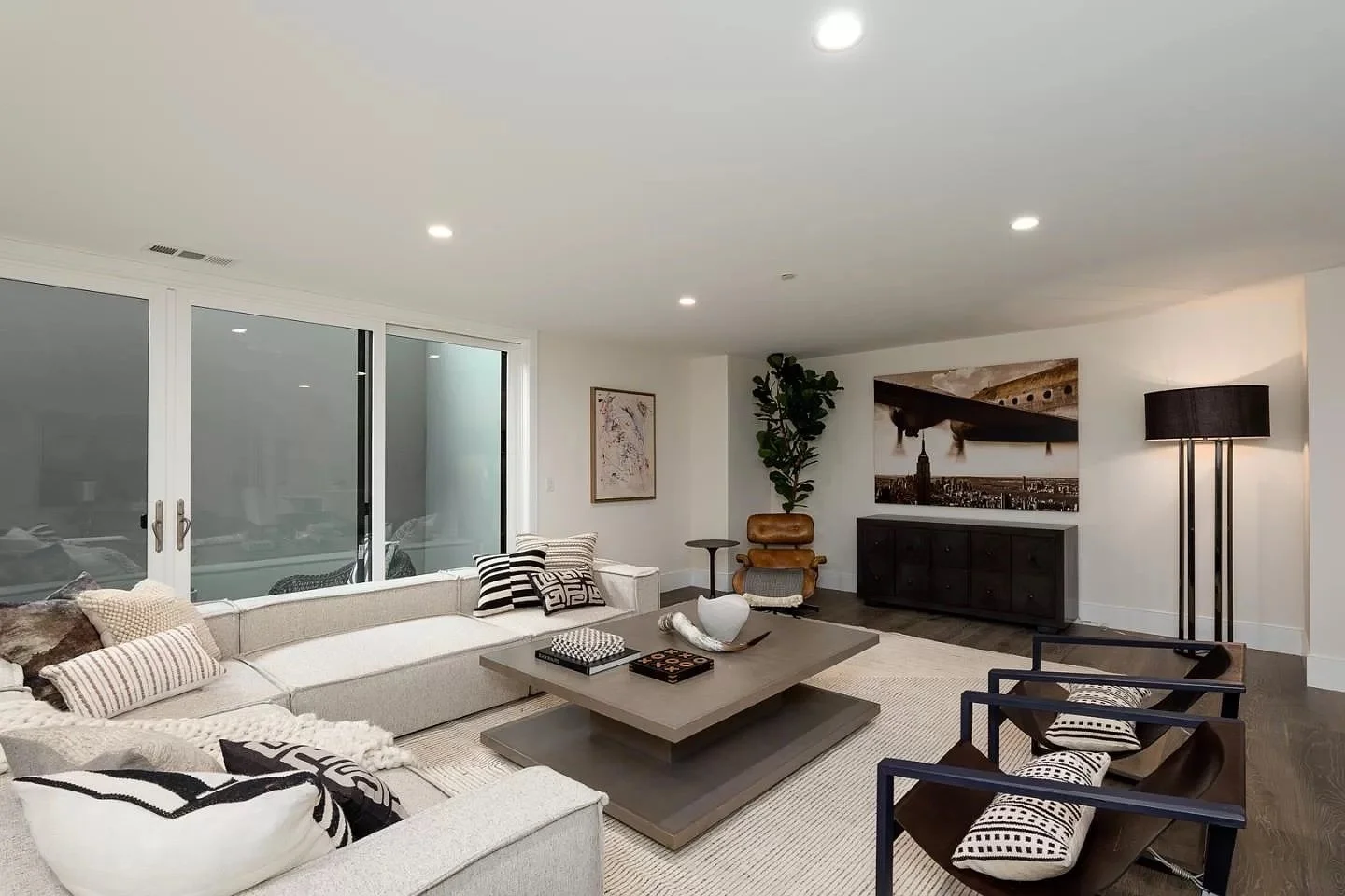 2c8861fa8c31c83563ecdac201a8979d-uncropped_scaled_within_1536_1152 copy.jpg