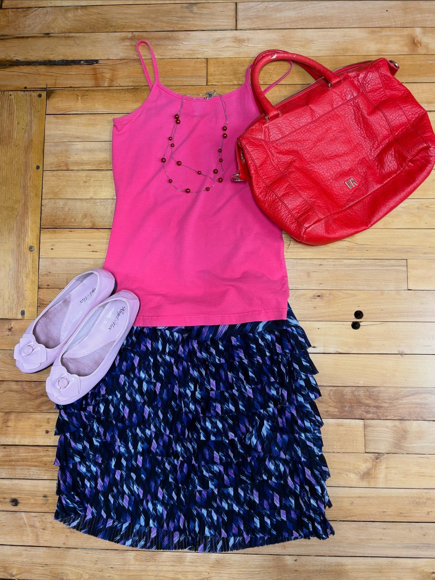 Ruffles and ballet flats? What fun! 

Ann Taylor skirt, size 12P
Downeast Basics Cami, size M 
Angle Flex Shoes, size 8 
VR purse

RFS hours 🌈
tues 10-1
thur 4-6
fri 1-5
sat 10-1