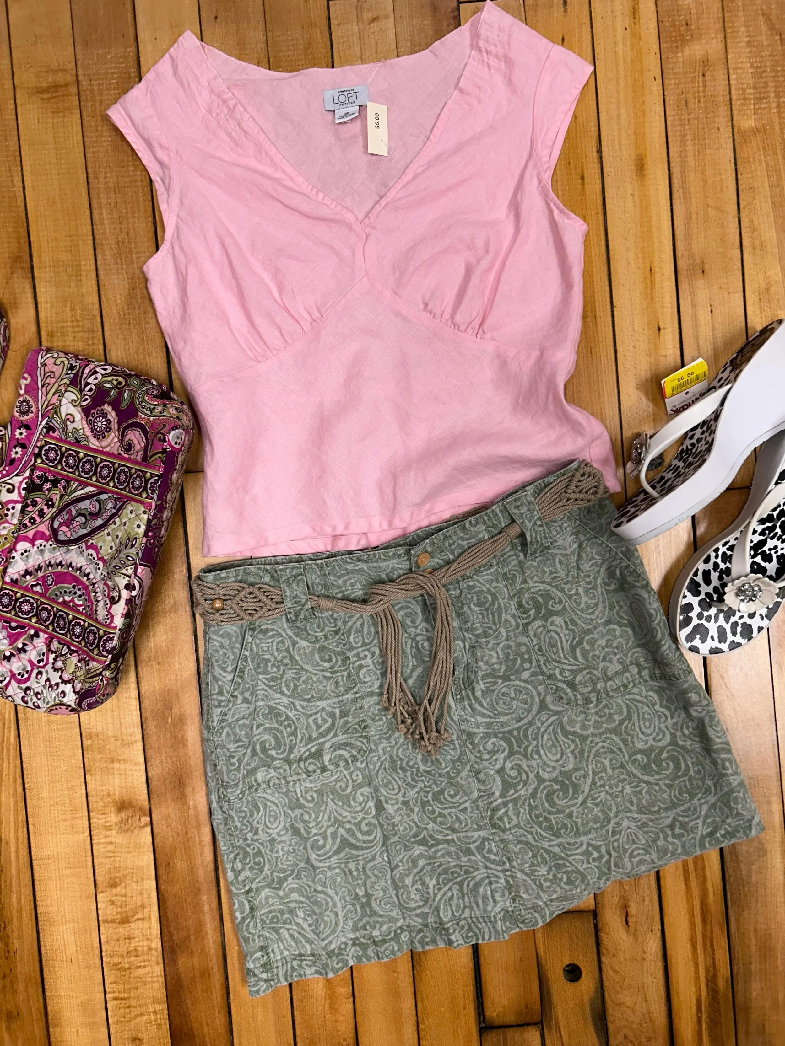 Linen shirts and mini skirts 🌸

RFS Hours ⭐️
Tues 10-1
Thur 4-6
Fri 1-5
Sat 10-1