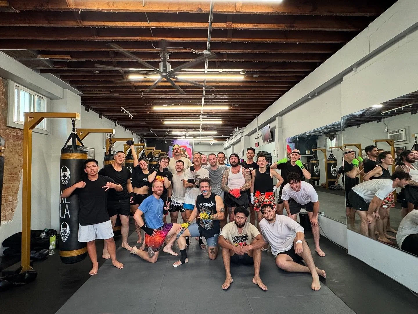 Great classes on a Monday evening ! Great start to the week! 6 and 7 pm always putting in good work. Please come in and join us for a free class and refer a friend 🙏🏻 #muaythai #kickboxing #losangeles #boxing #mma #highlandpark #90042