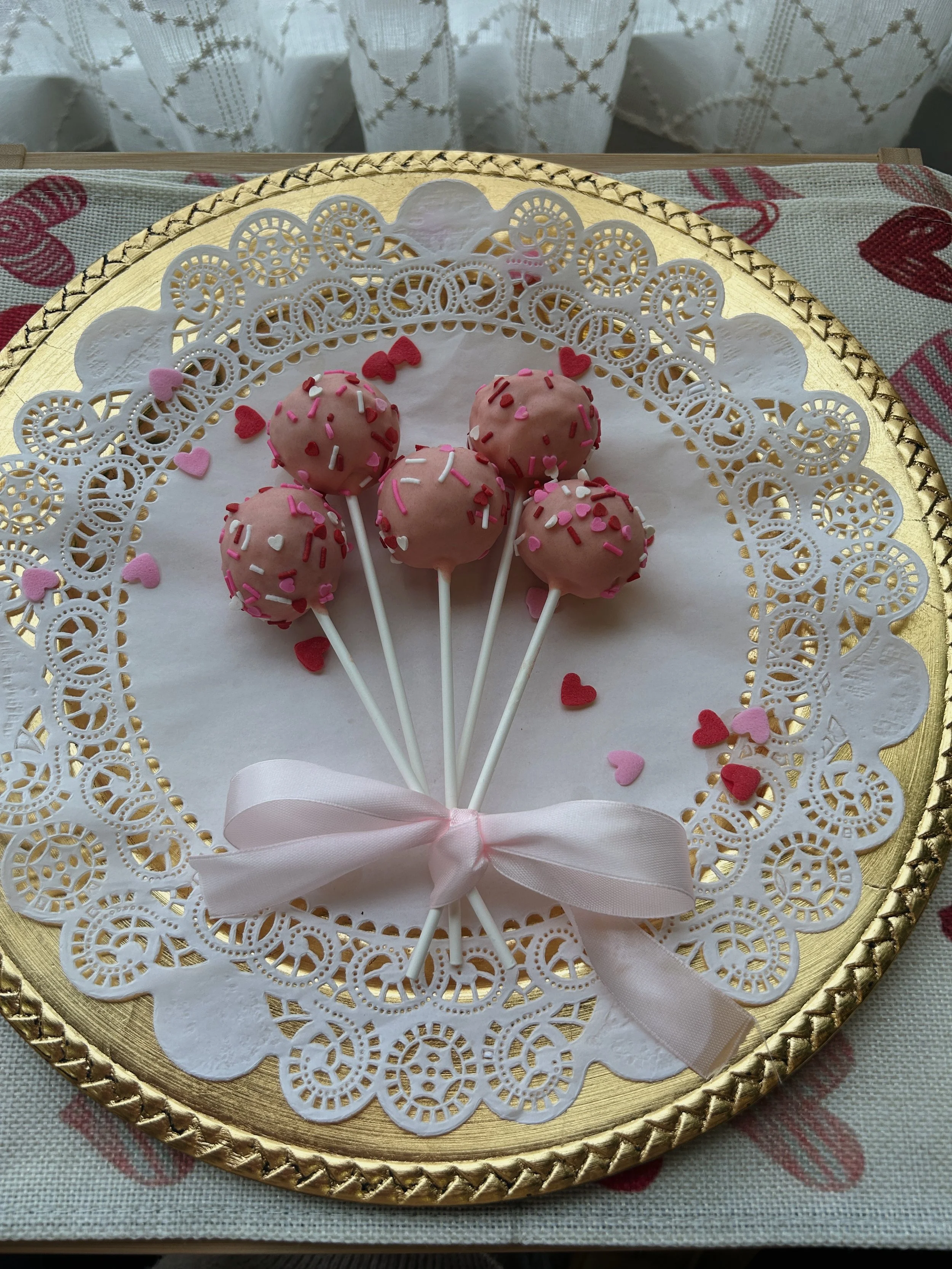 Valentine's Cake Pops