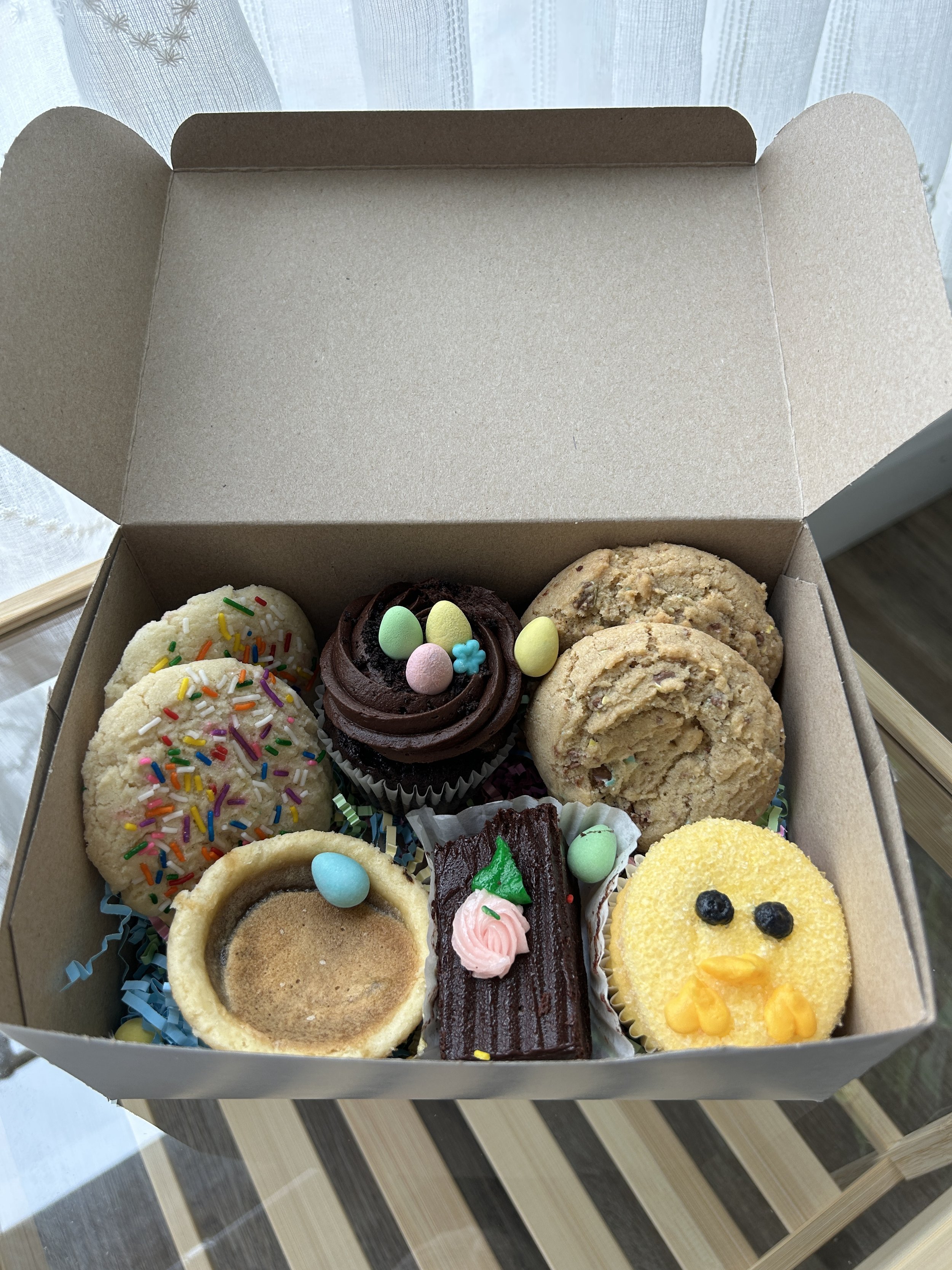 Easter Treat Box: 8 Piece