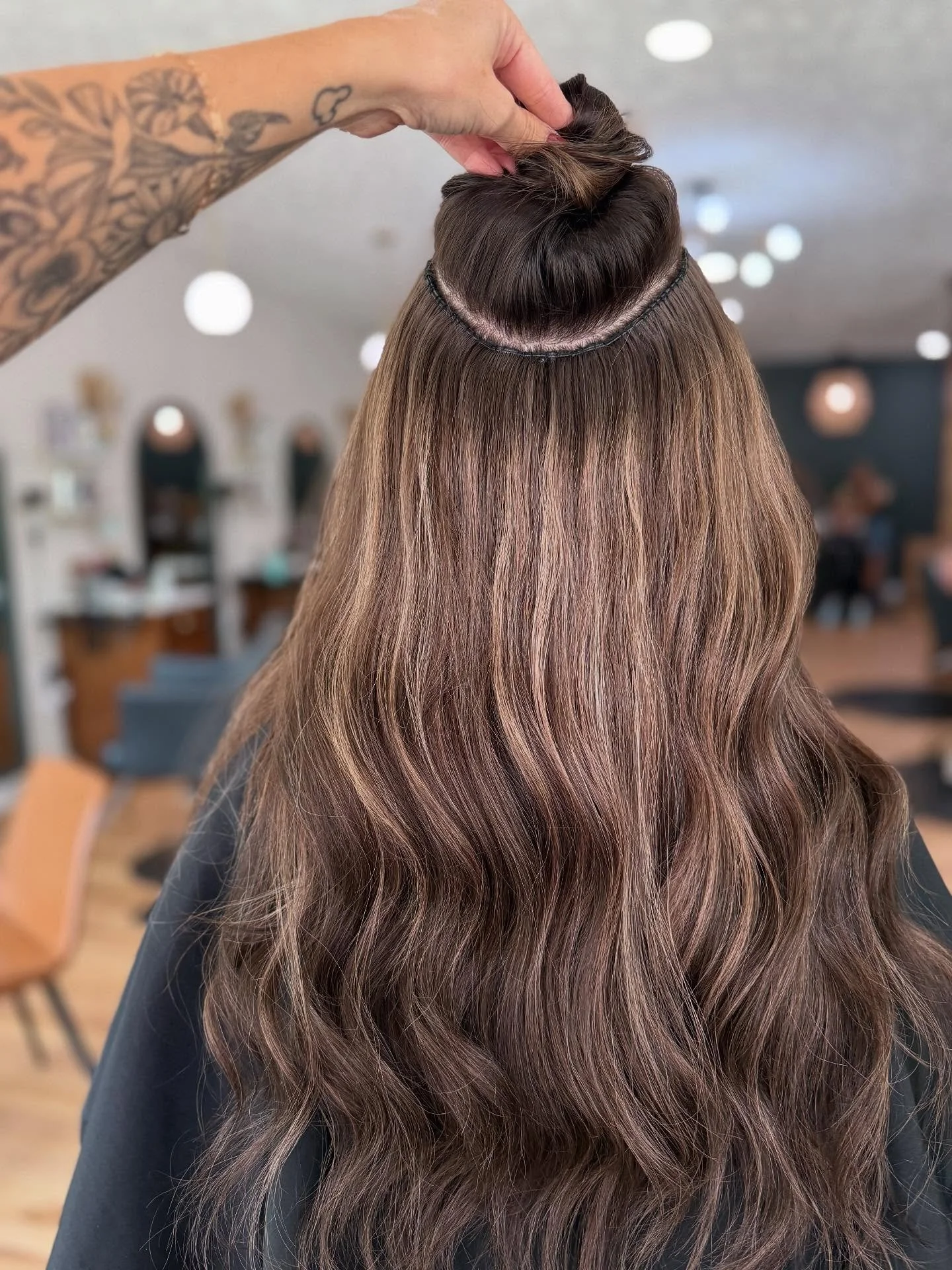 A fresh new set of 22&rdquo; can change your life ! 😉 swipe to see the grow our &amp; old hair ! 👋🏻 
Hair artist : @hairby_samantha_s 
&bull;
&bull;
&bull;
&bull;
Fayetteville NC | 910 | hair extensions | invisible bead extensions | hair salon