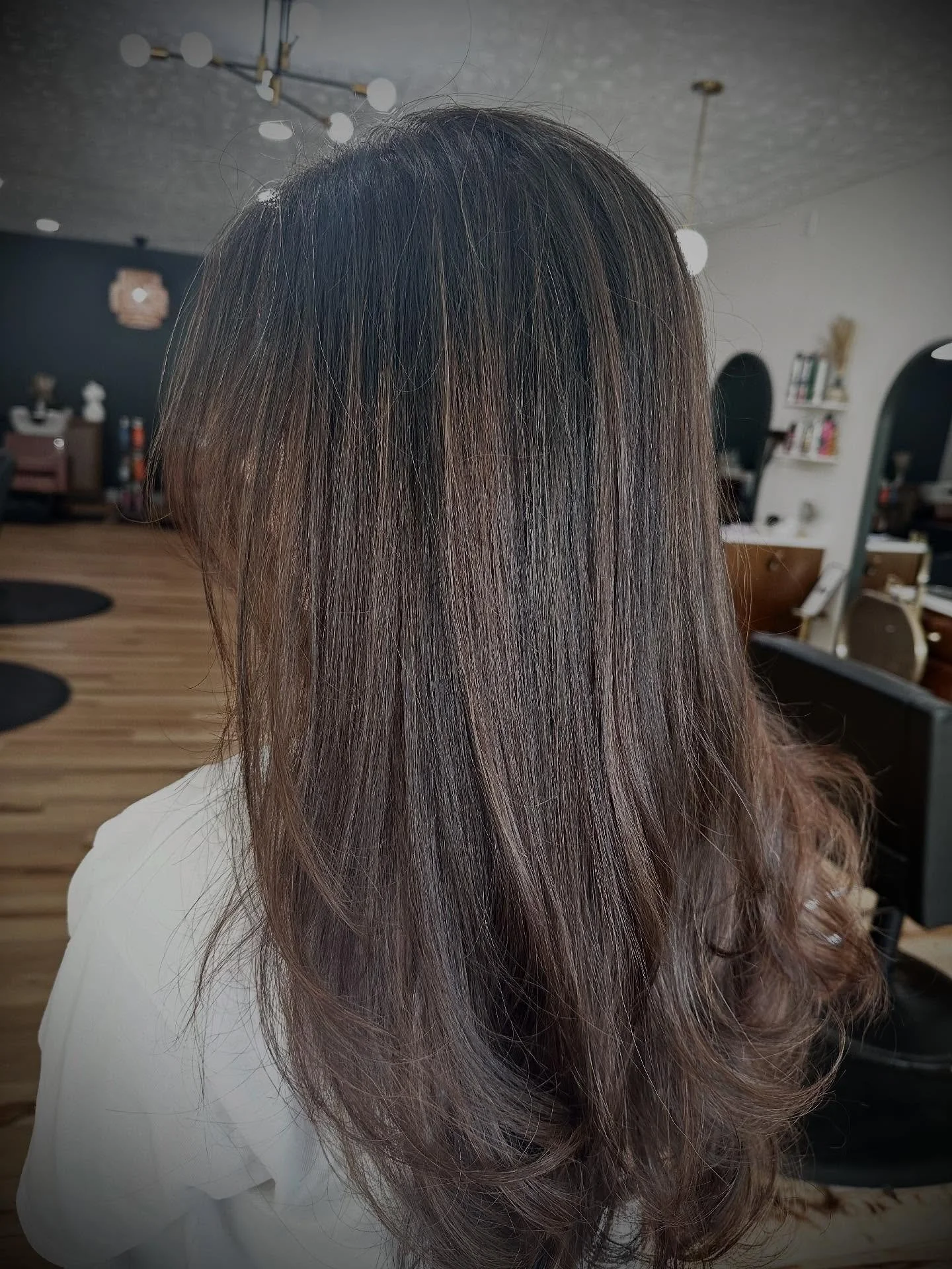 Brunettes need dimension too! 🤎 
Hair artist : @by.sydni 
&bull;
&bull;
&bull;
&bull;
Fayetteville NC | 910 | dimensional color | balayage | lived in hair color | hair salon
