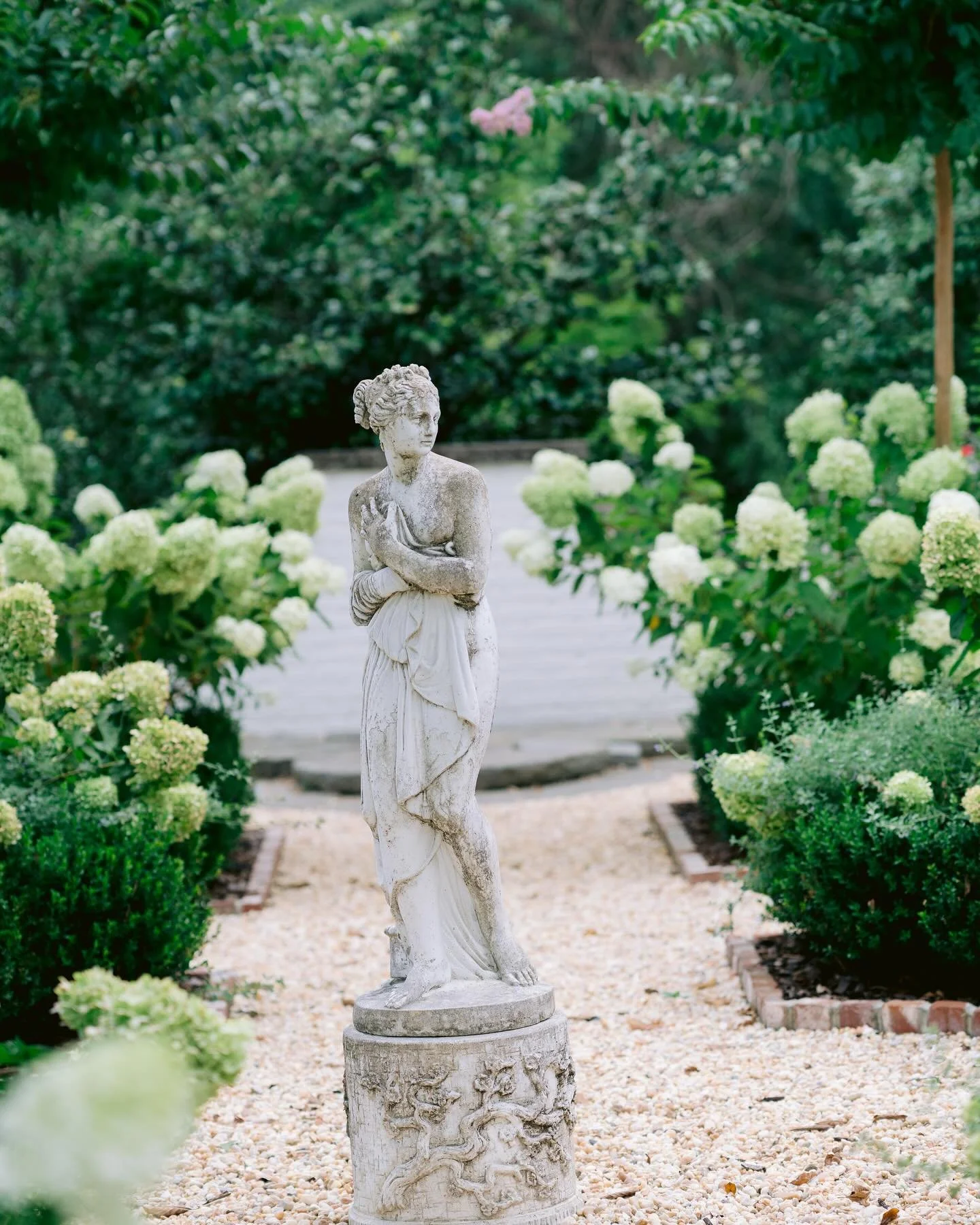 an incredible day spent at @_mayfairhouse_ showering @julesbhoward !
