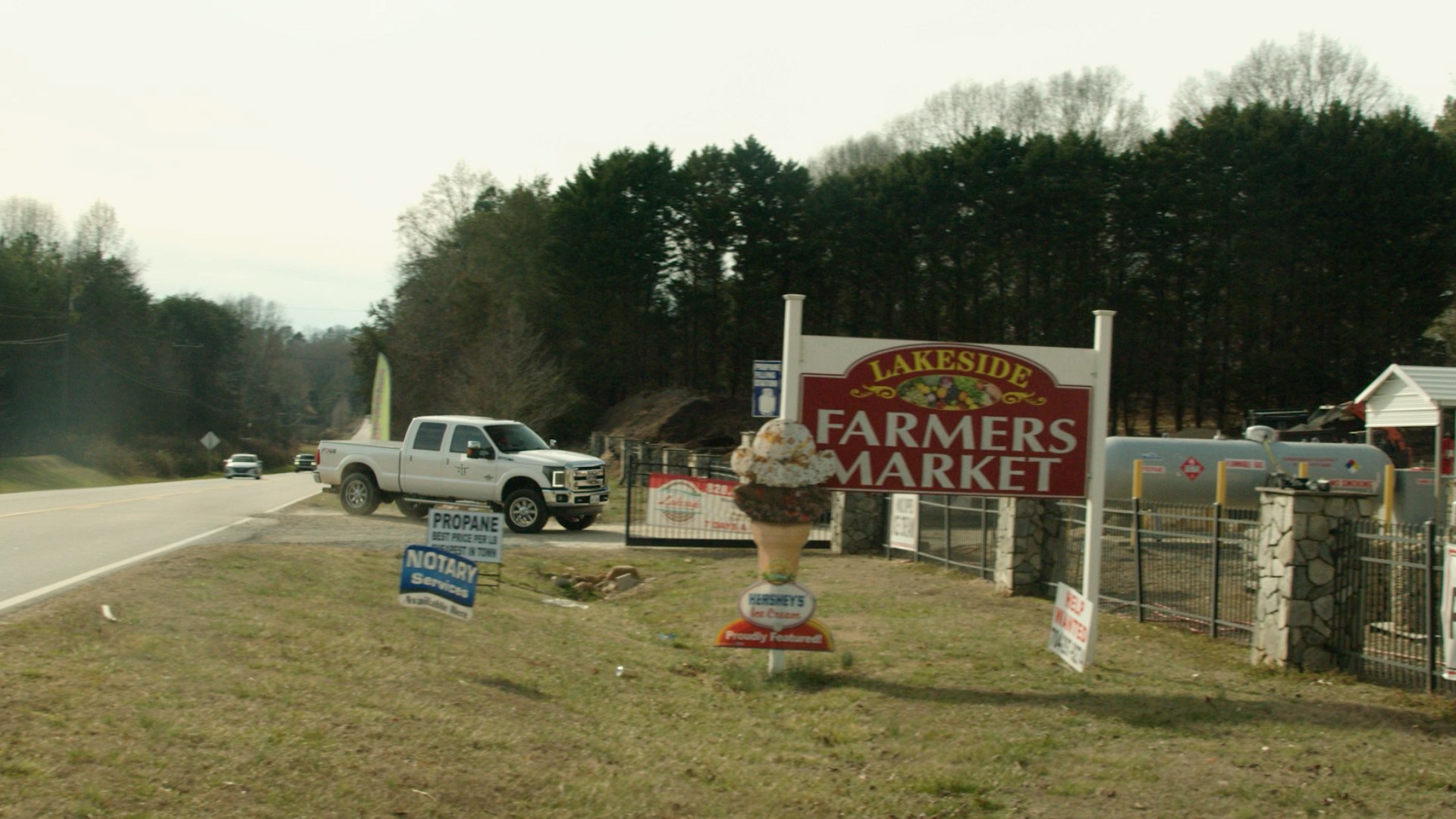 2024_02_LMF AD (16-9)_V2.mp4.00_00_33_03.Still007.jpg