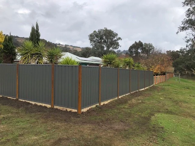 colourbond with exposed posts.jpg