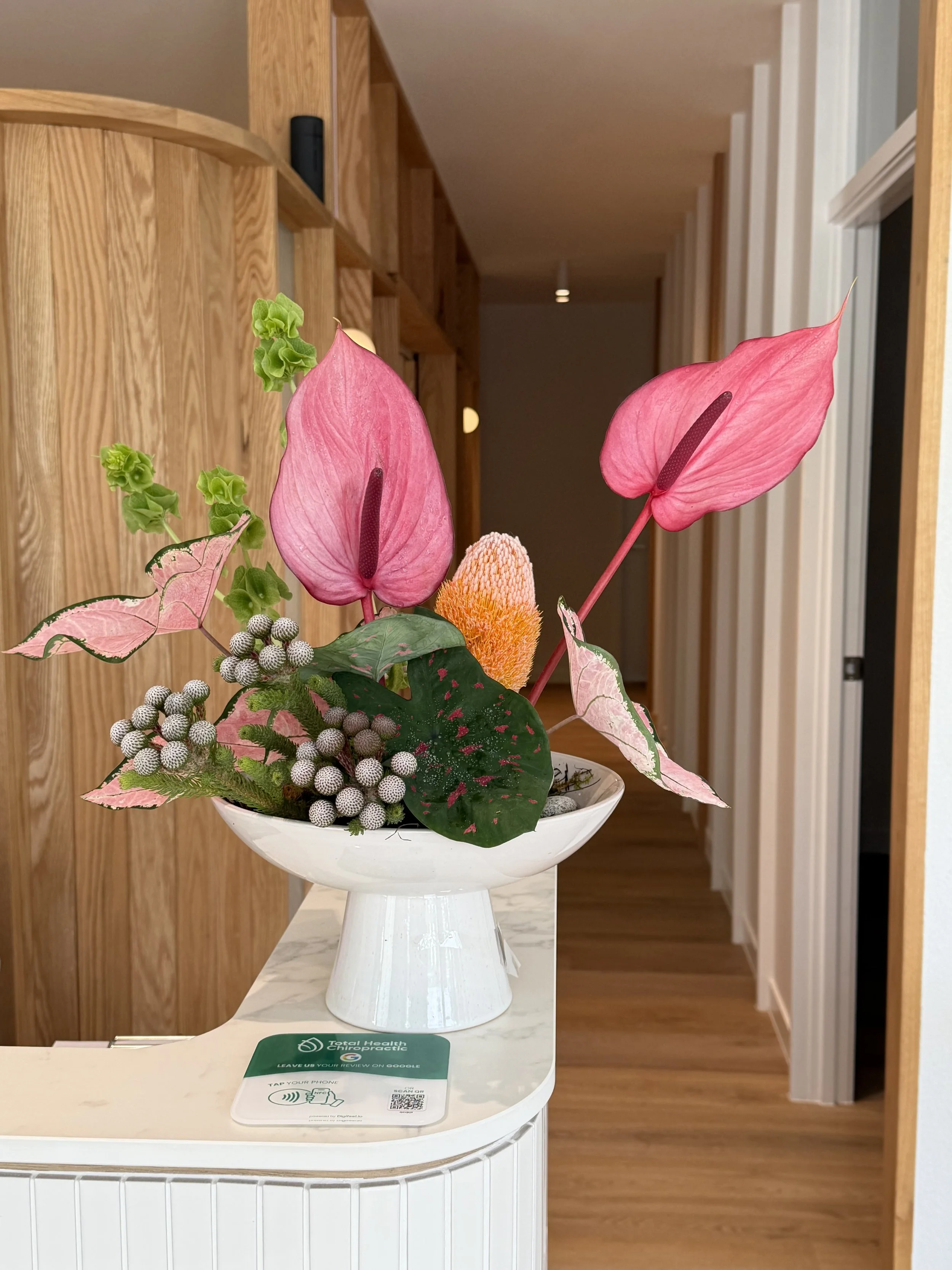 corpoate flowers, flowers in arrangment.jpeg