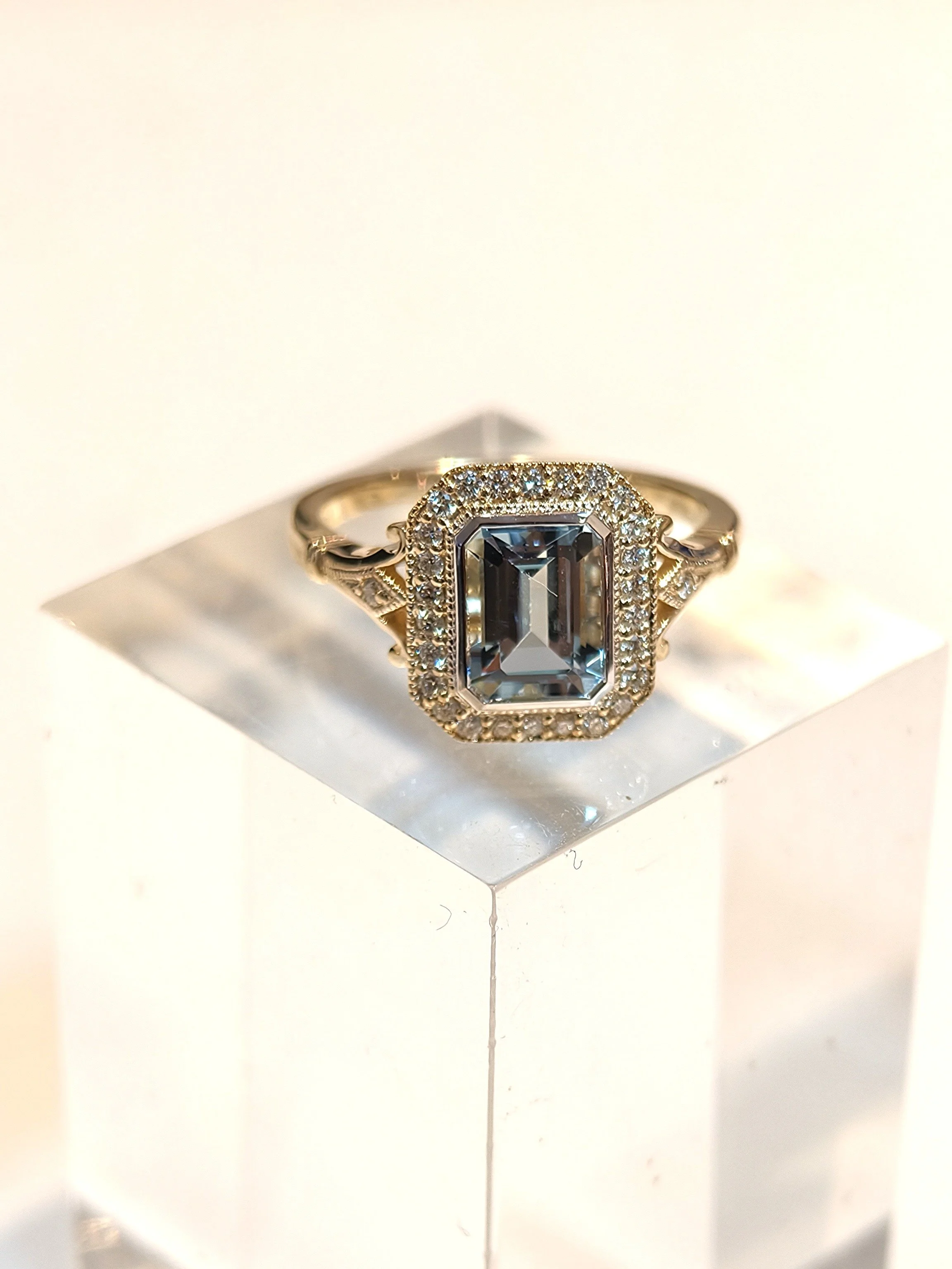 9ct Yellow Gold Aquamarine and Diamond Ring