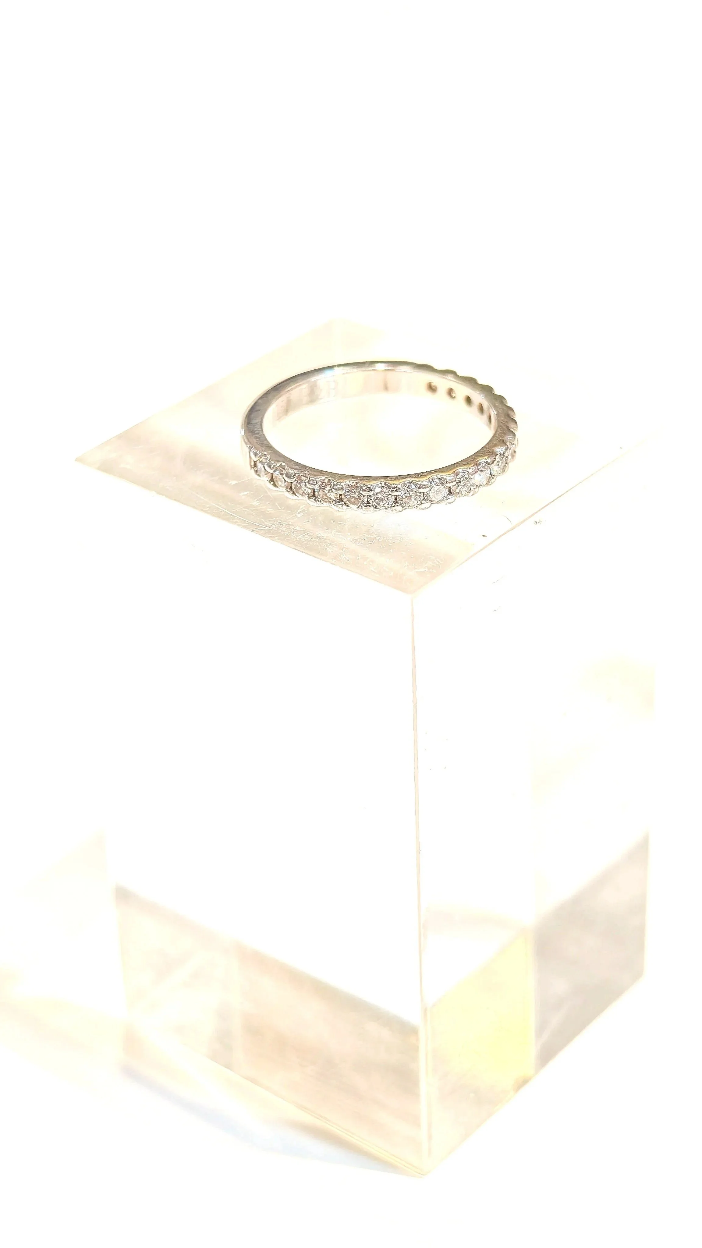 18ct White Gold Eternity Ring with 19 Diamonds