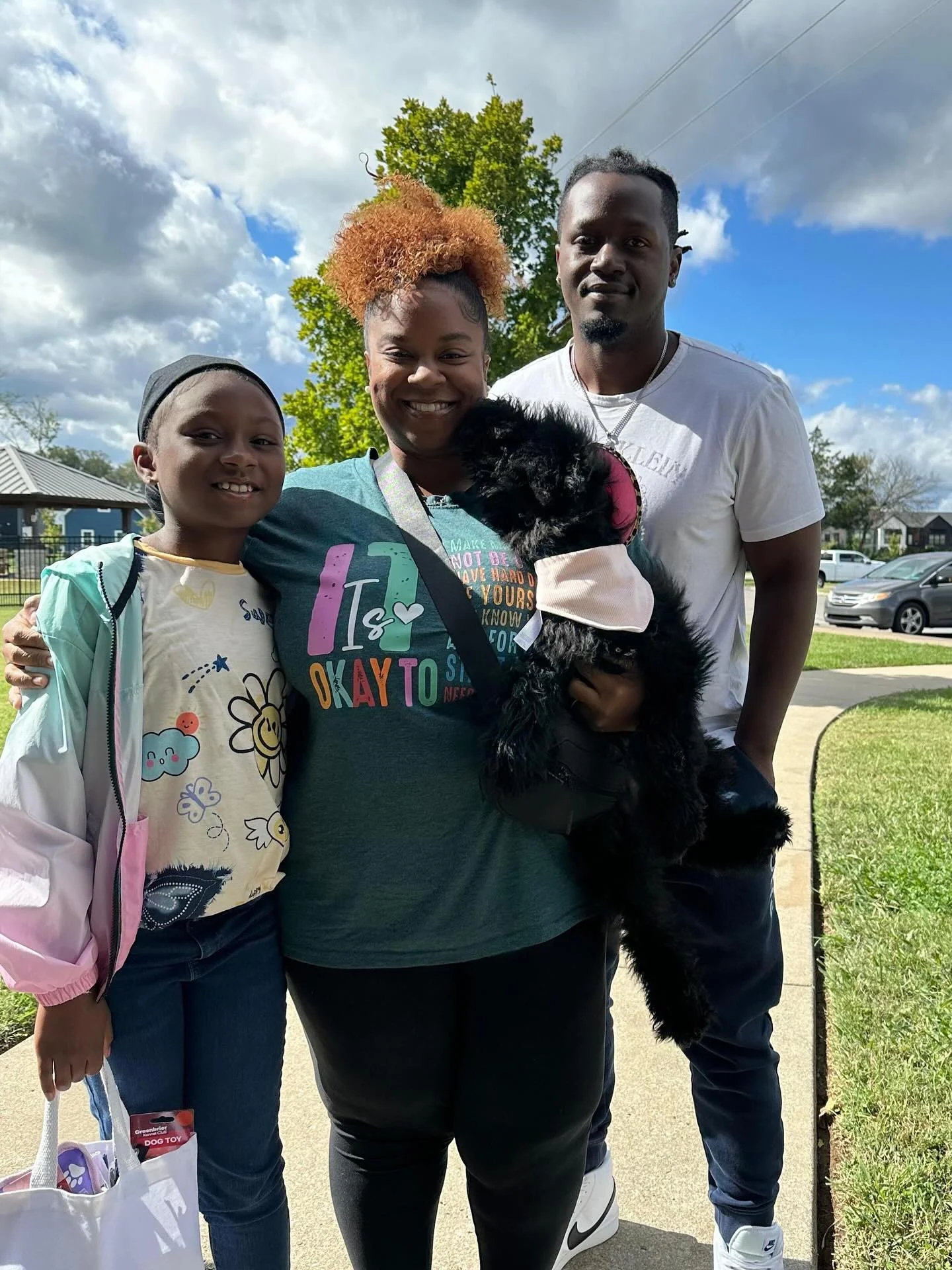 🐾 Today our girl Dove found her forever family, we can’t wait to see updates of her 🐾
🐾 We still have available puppies please txt or call for more information 
 
☎️ (615)609-4596
🌐 bellemeregoldendoodles.com
#goldendoodle #mini #foreverho