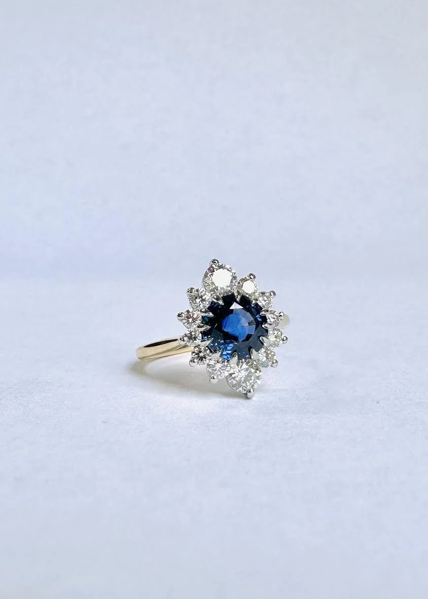 blue-sapphire-halo-engagement-ring-yellow-gold-studio-helen-minor8