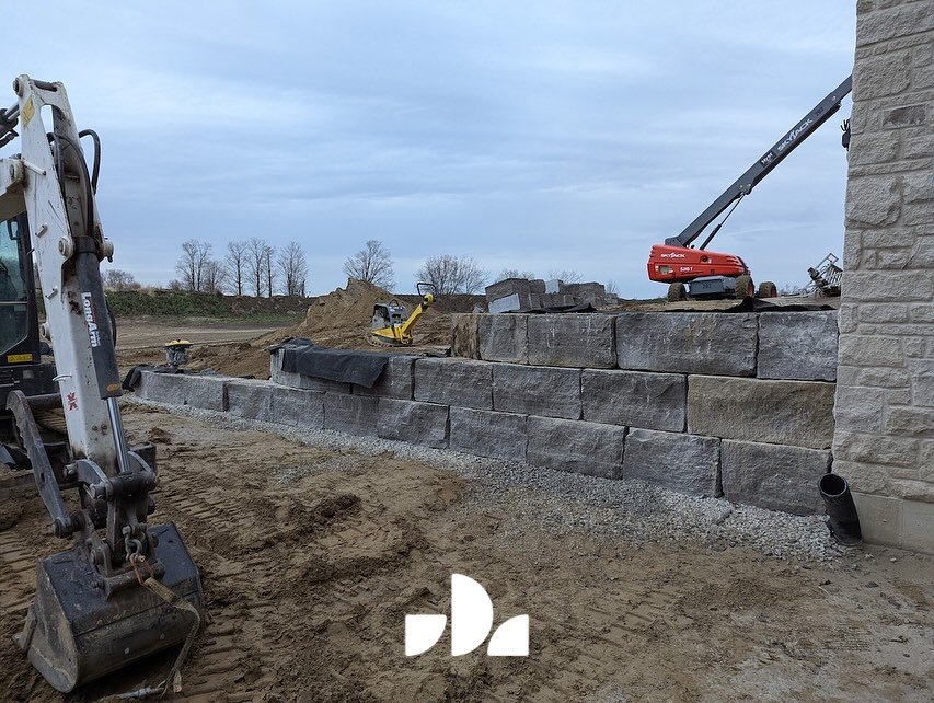 Hudson / Custom / Guillotined
&mdash;
5-sided natural, sawn back