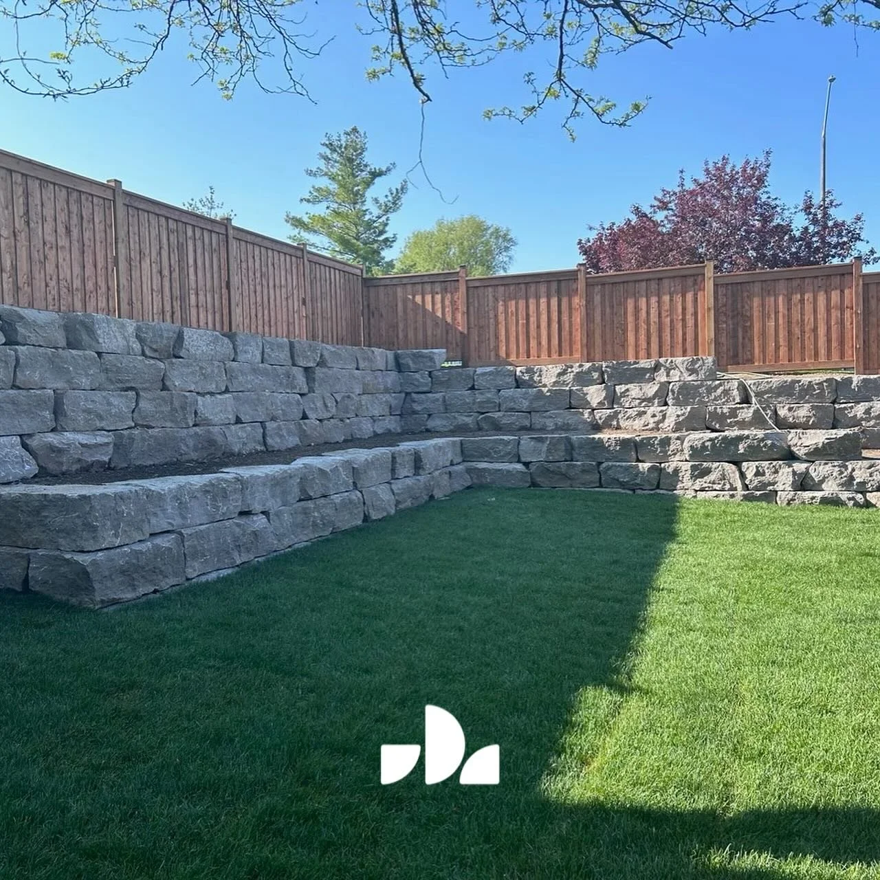 Hudson / Standard / Armour Stone / 16-17&rdquo; H