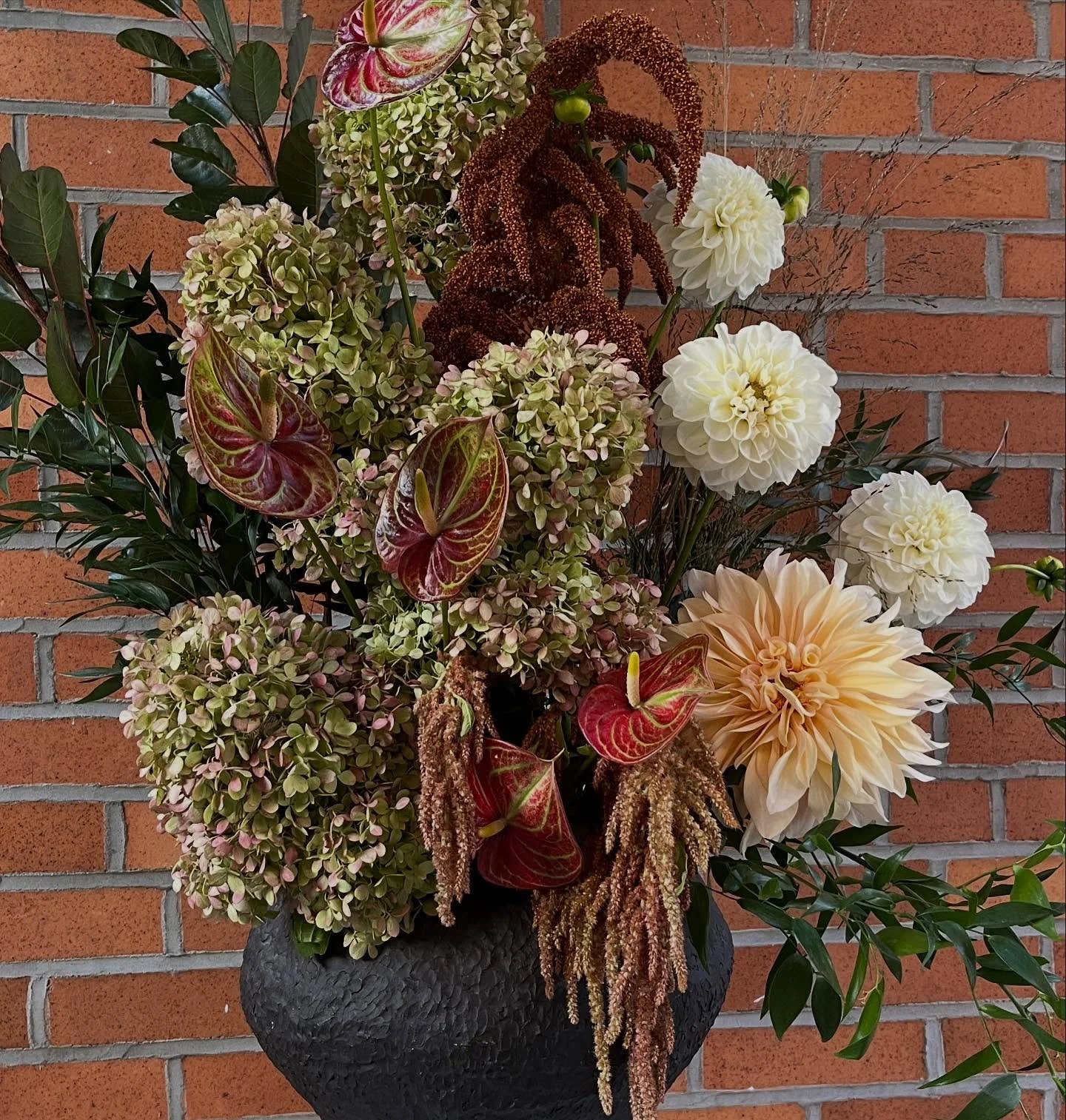 Tiny moments from an autumn season so full-to-bursting that it feels impossible to hold it all 🤲🏻 
I feel so lucky even when the days are long. I&rsquo;m surrounded by more beauty in a single day than is possible to quantify. Incredible people, won