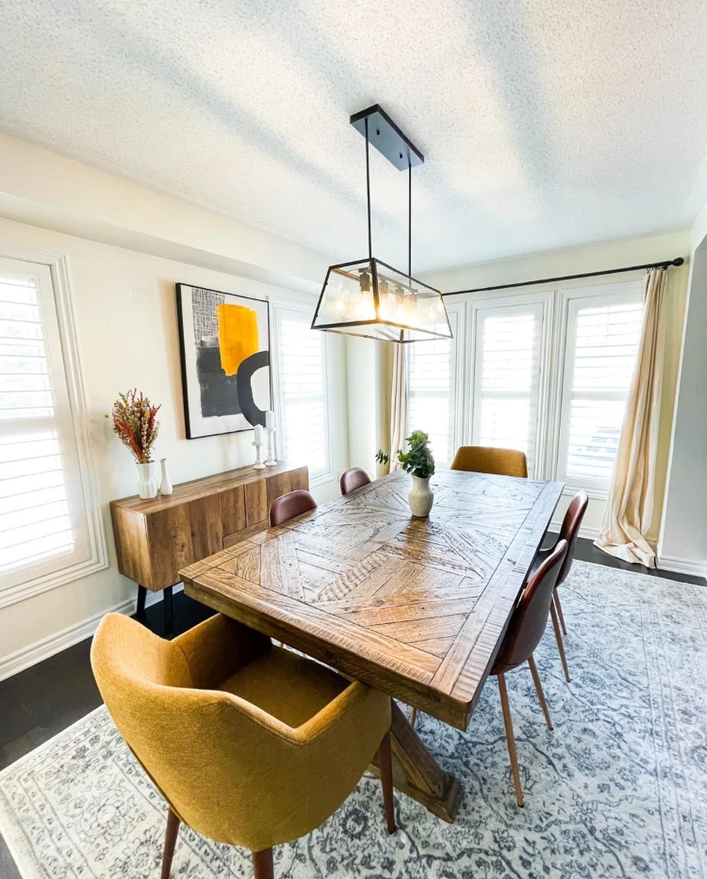 dining room  1.jpg